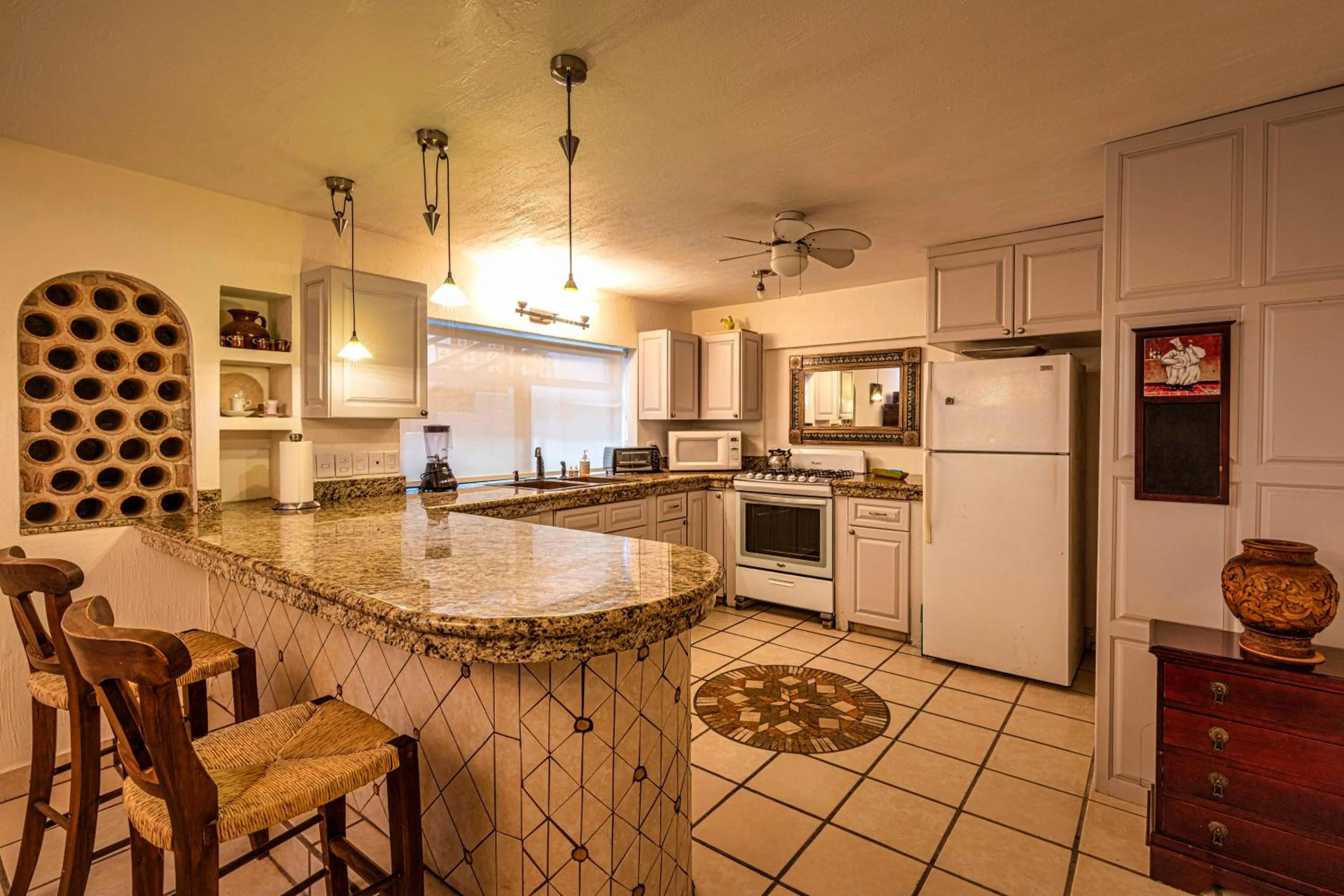 Kitchen or kitchenette in Casa del Sol Inn