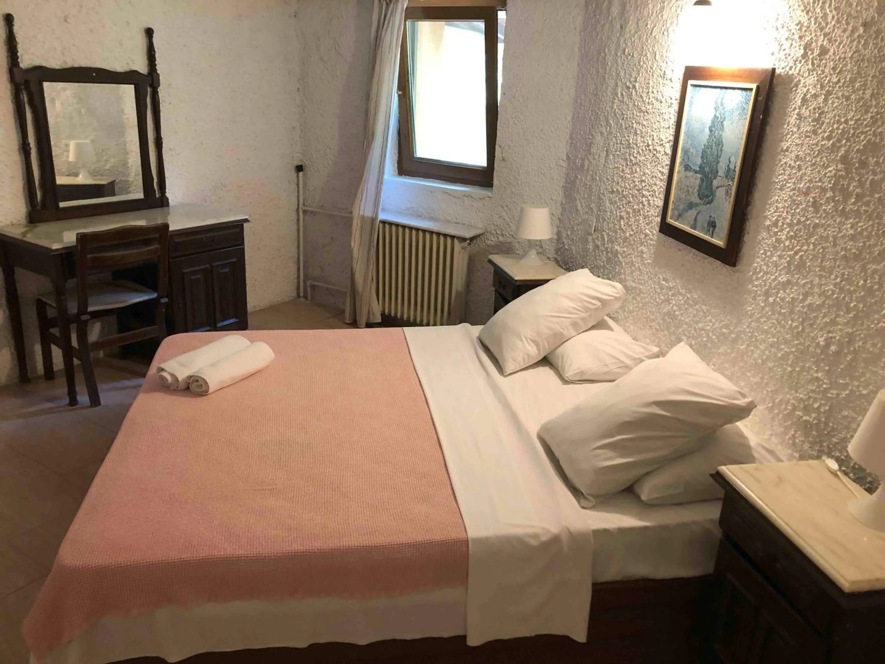 Bed in Polonezköy Country Club & Accommodation in the Wildlife Park!