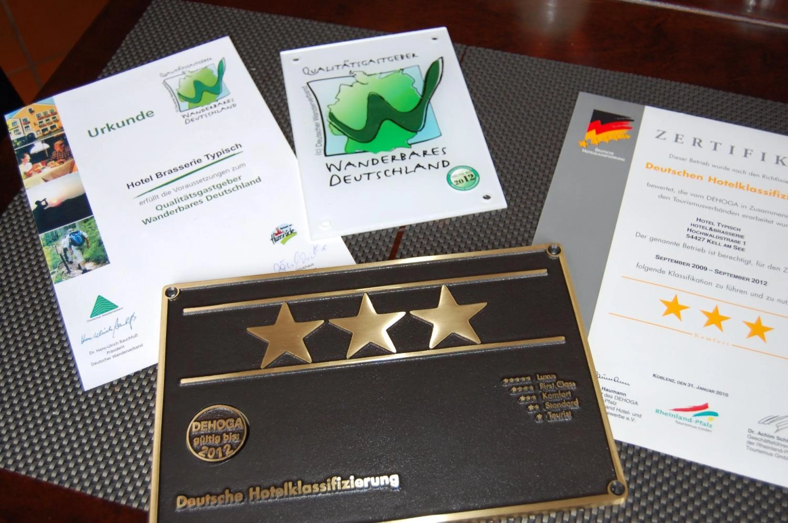 Logo/Certificate/Sign in Hotel Brasserie Typisch