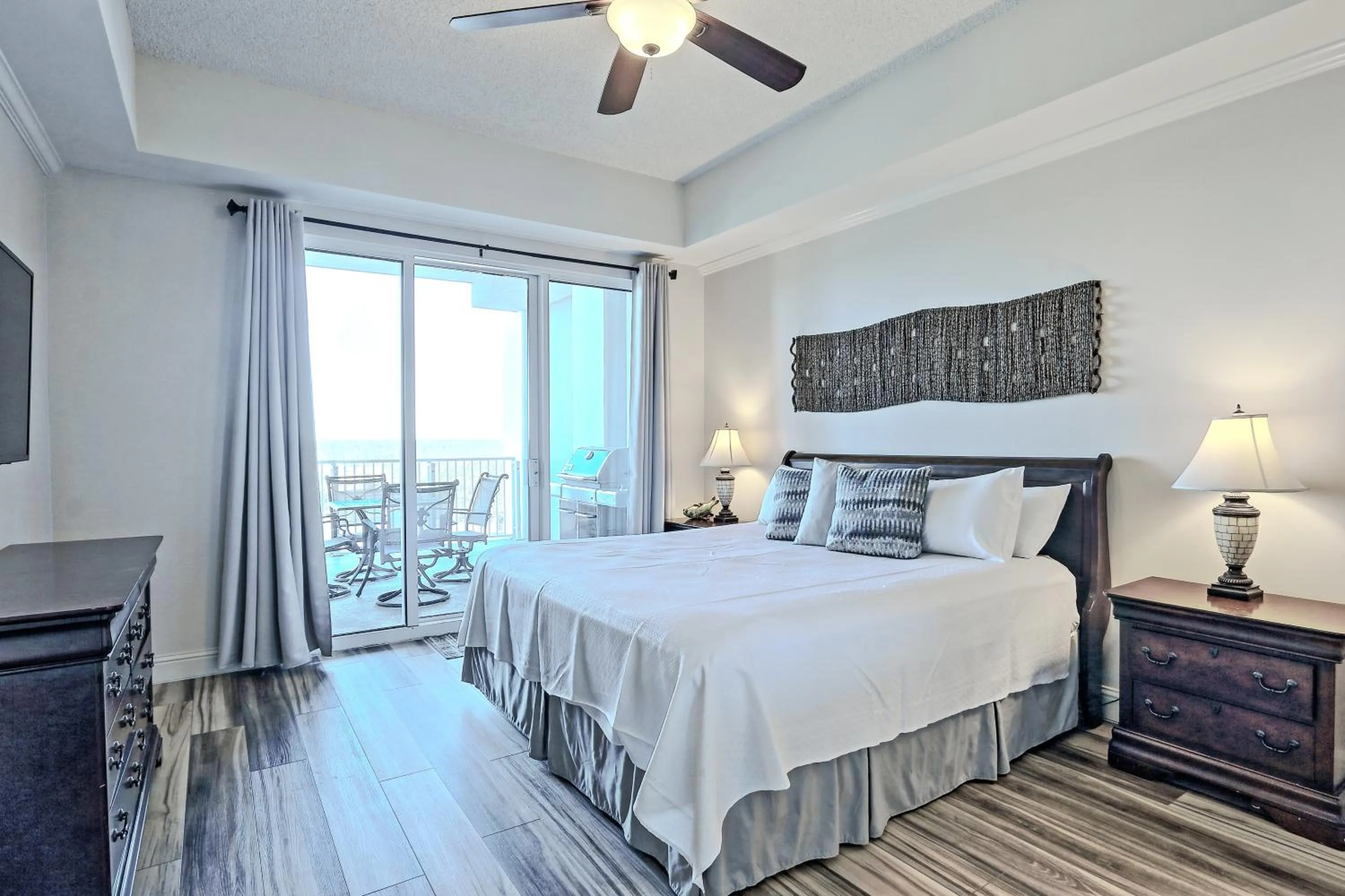 Bed in The Wharf 912