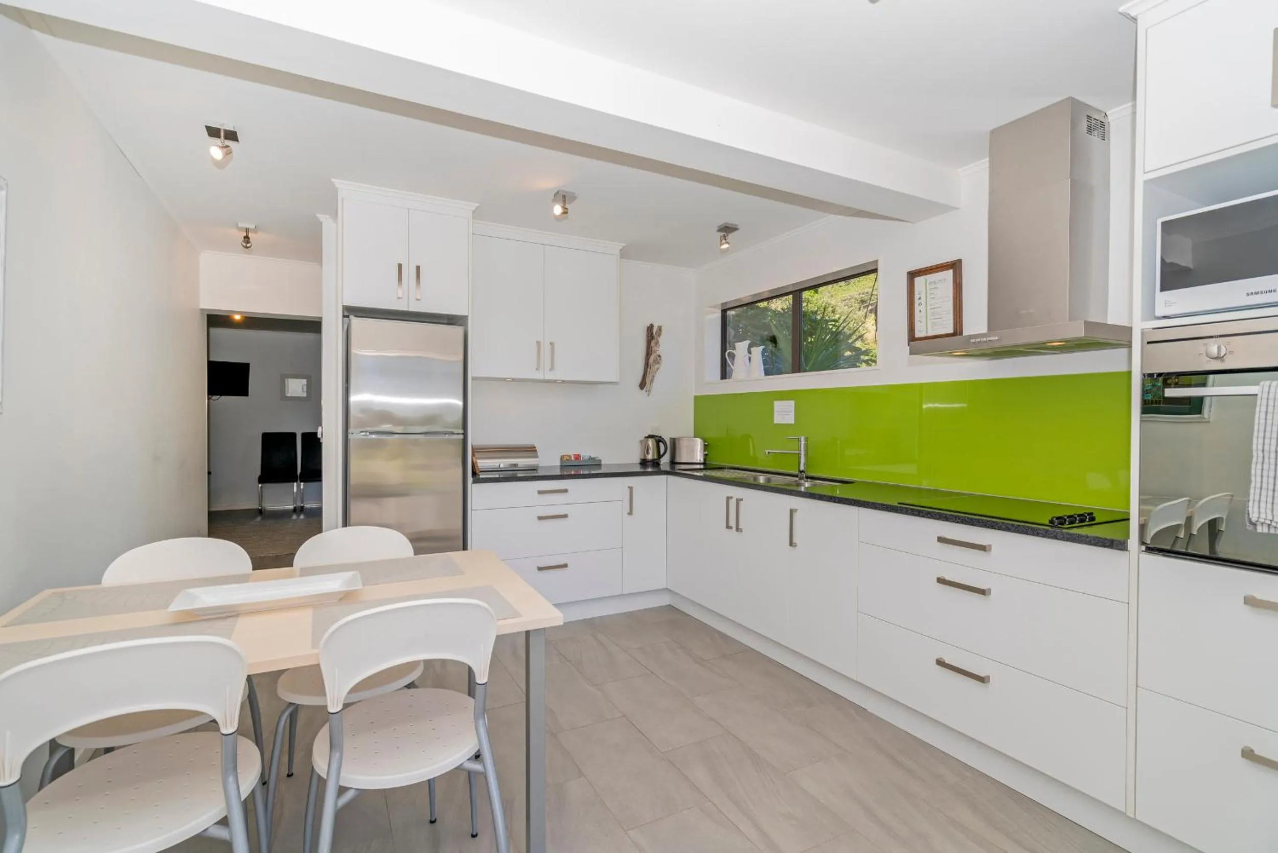 Kitchen or kitchenette in Anglers Lodge