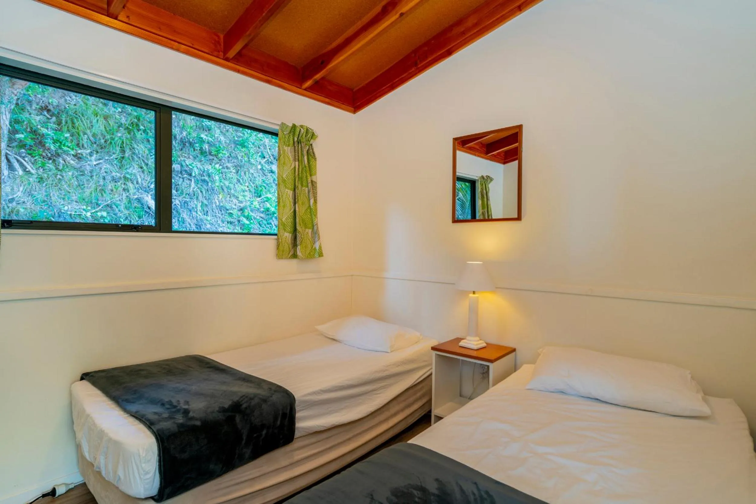 Bedroom, Bed in Anglers Lodge