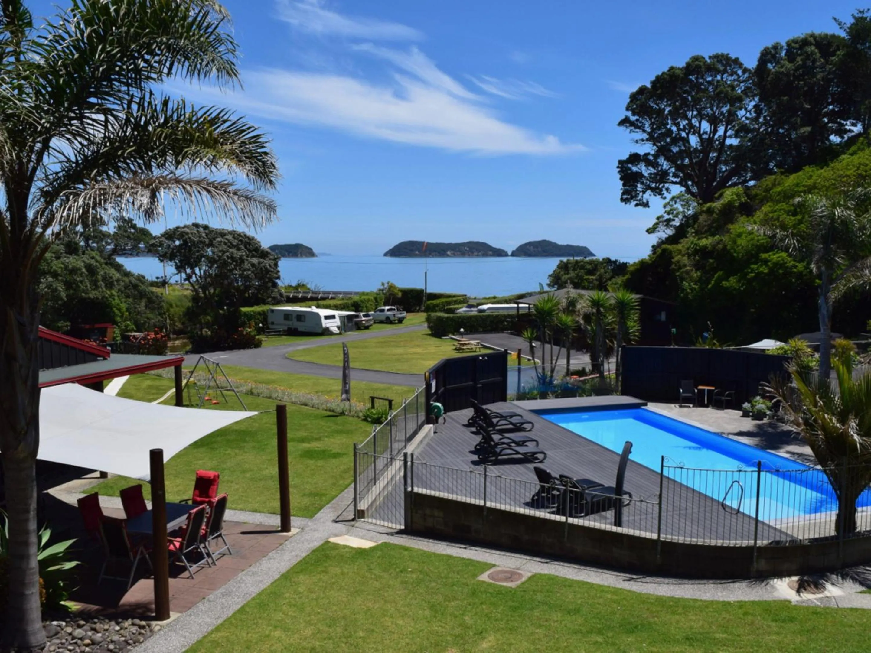 Swimming pool in Anglers Lodge
