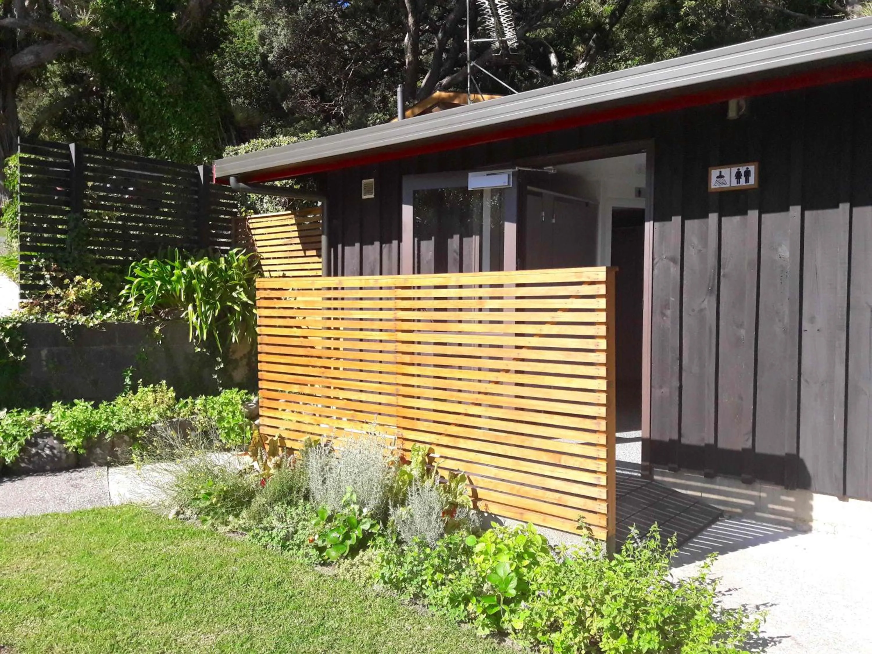 Bathroom in Anglers Lodge