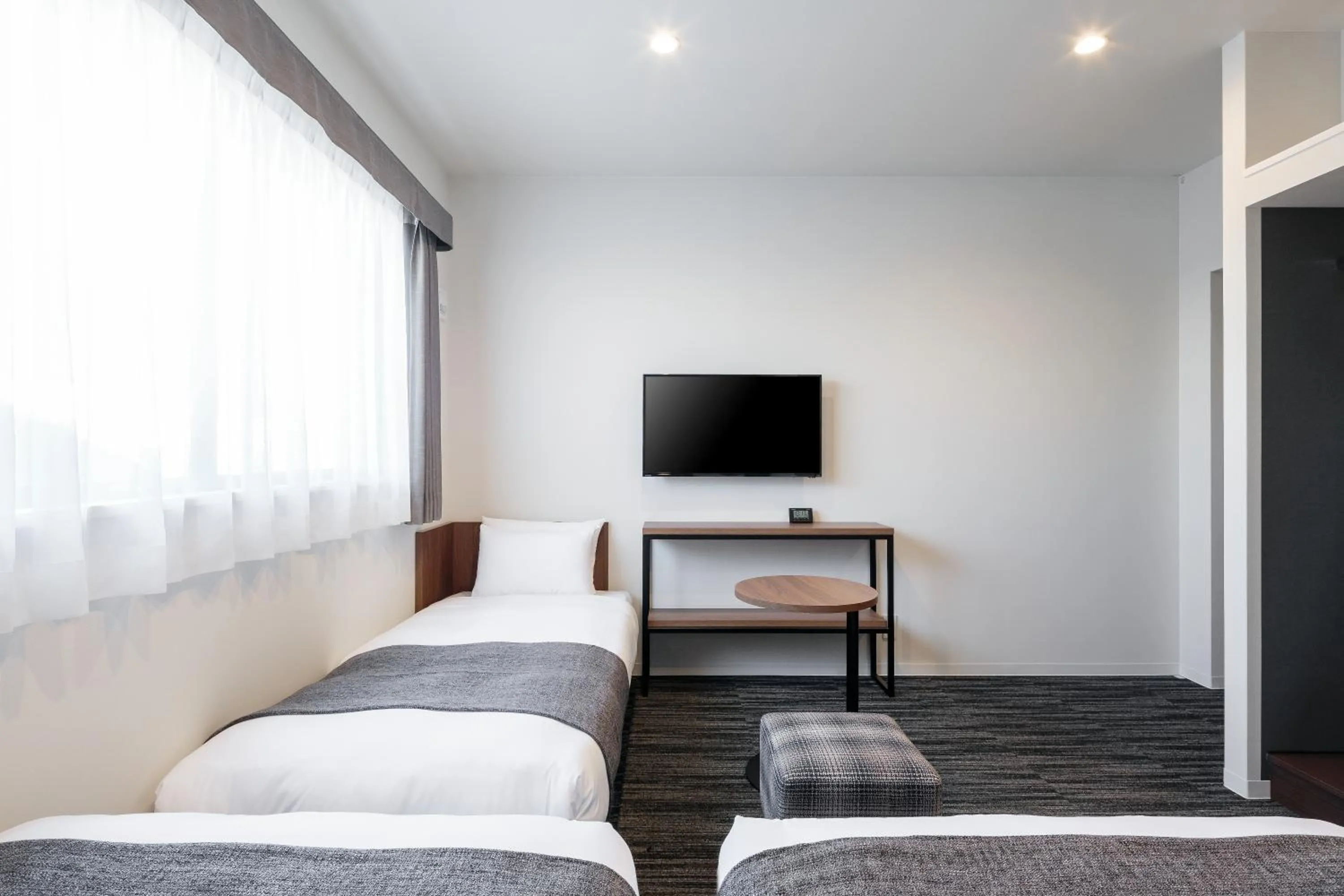 Bedroom, Bed in M's Hotel Nijojo Oike