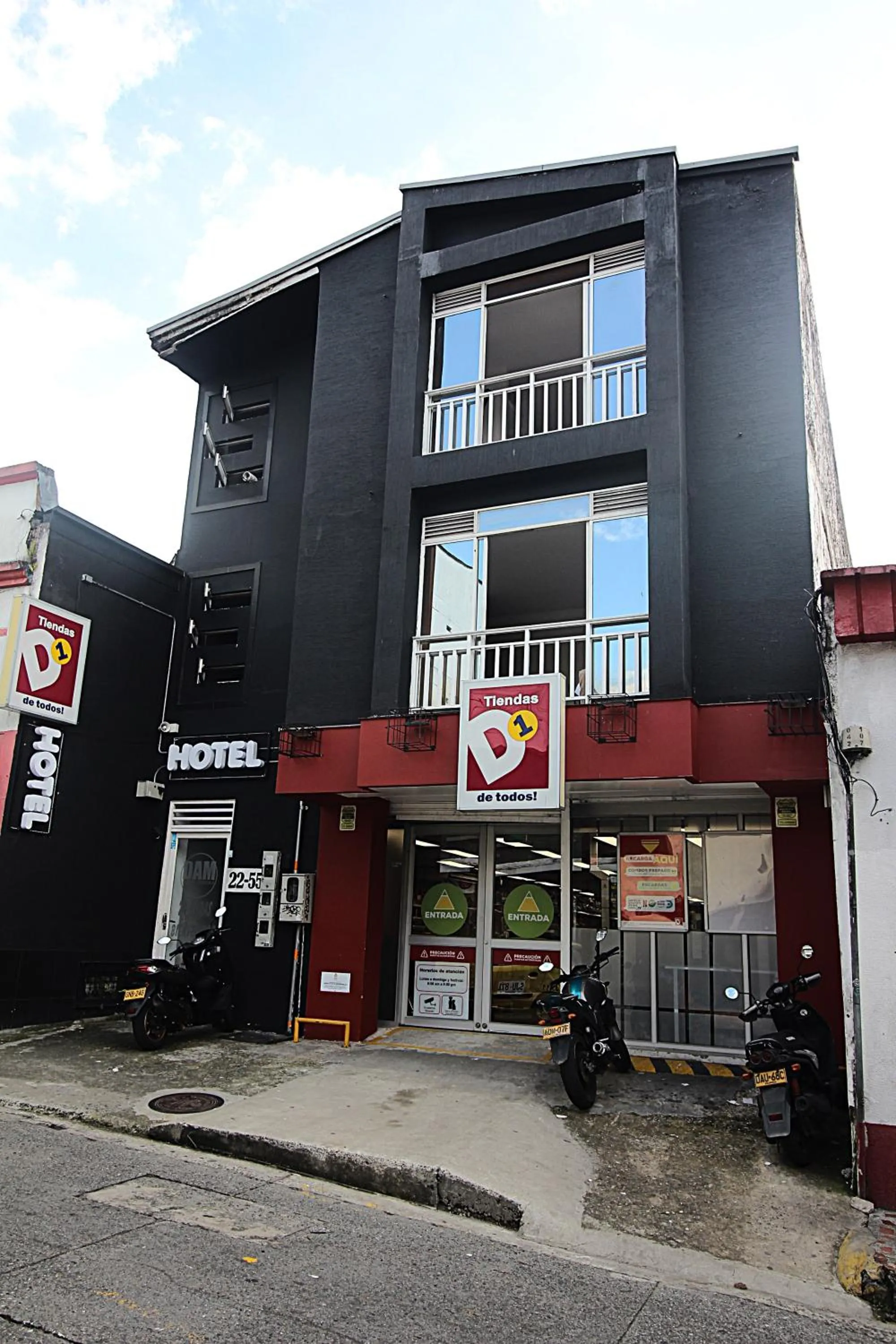 Facade/entrance in DAM Hotel Pereira