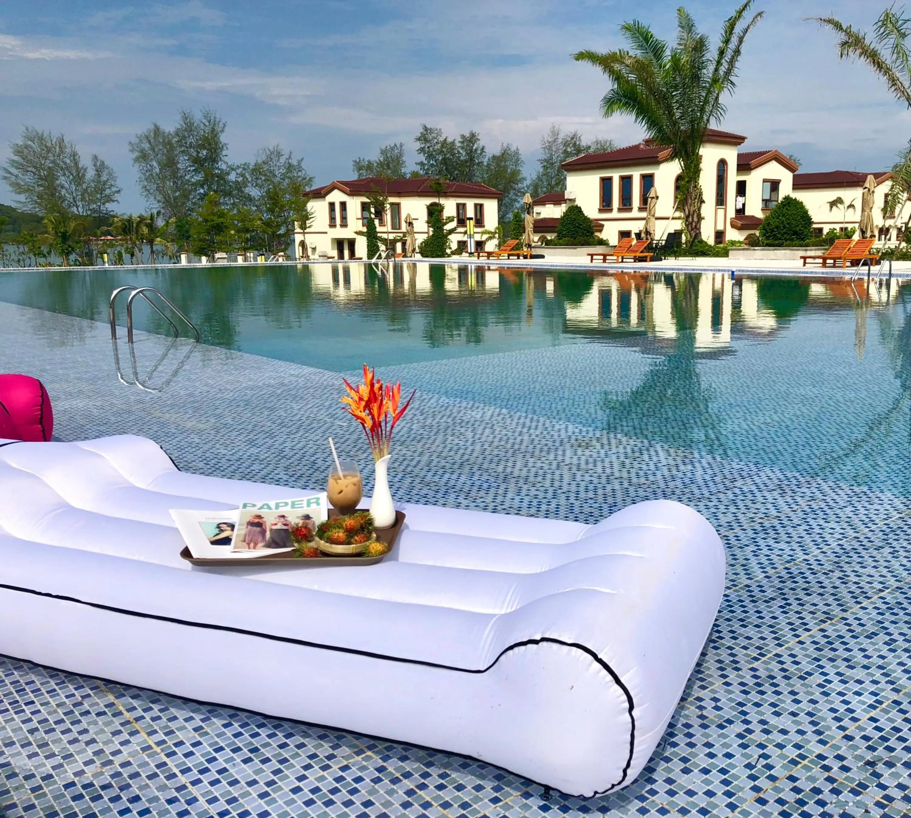 Sealong Bay ZhongQi Conifer Hotel 海龙湾中启康年酒店