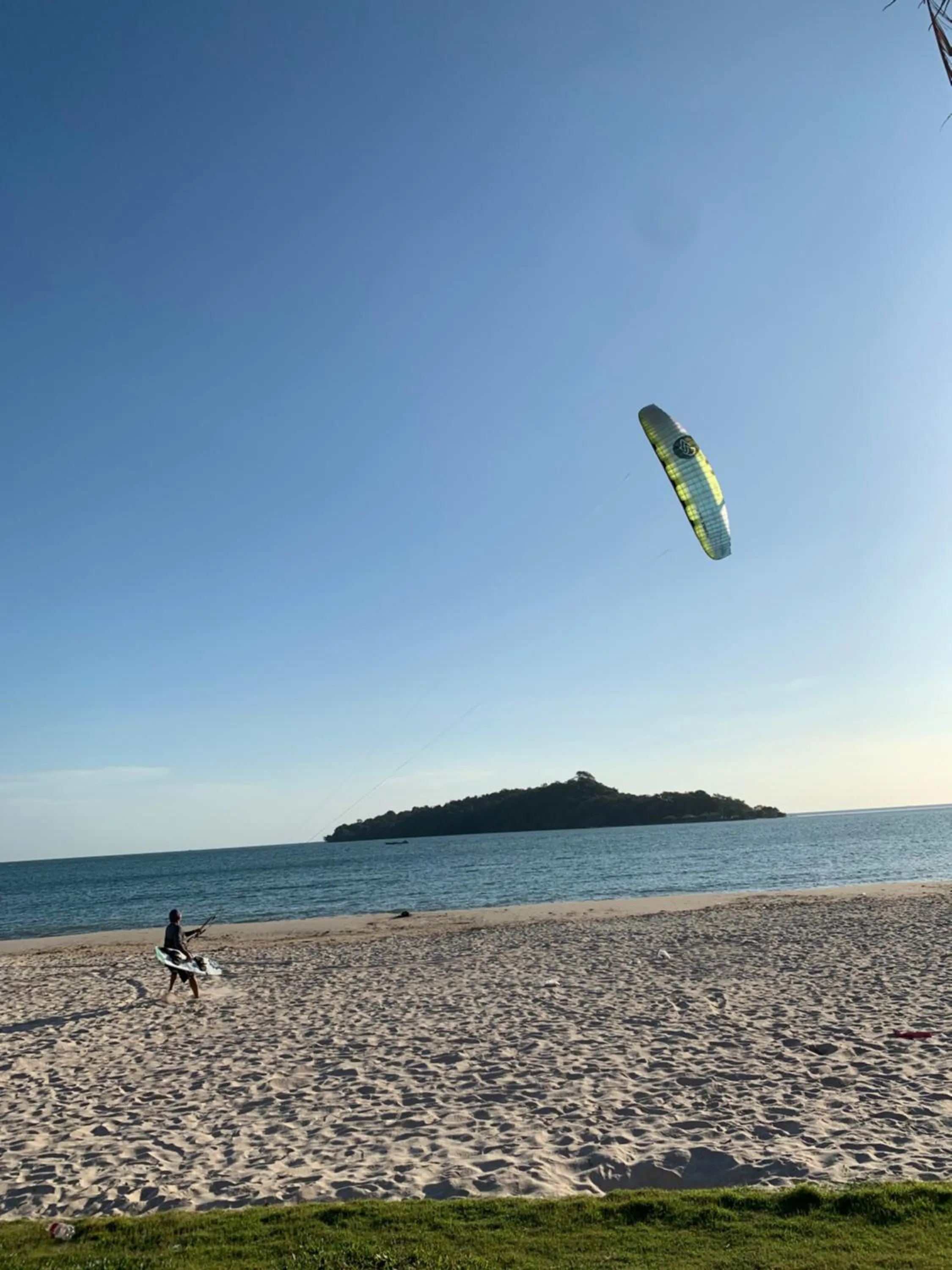 People in Sealong Bay ZhongQi Conifer Hotel 海龙湾中启康年酒店