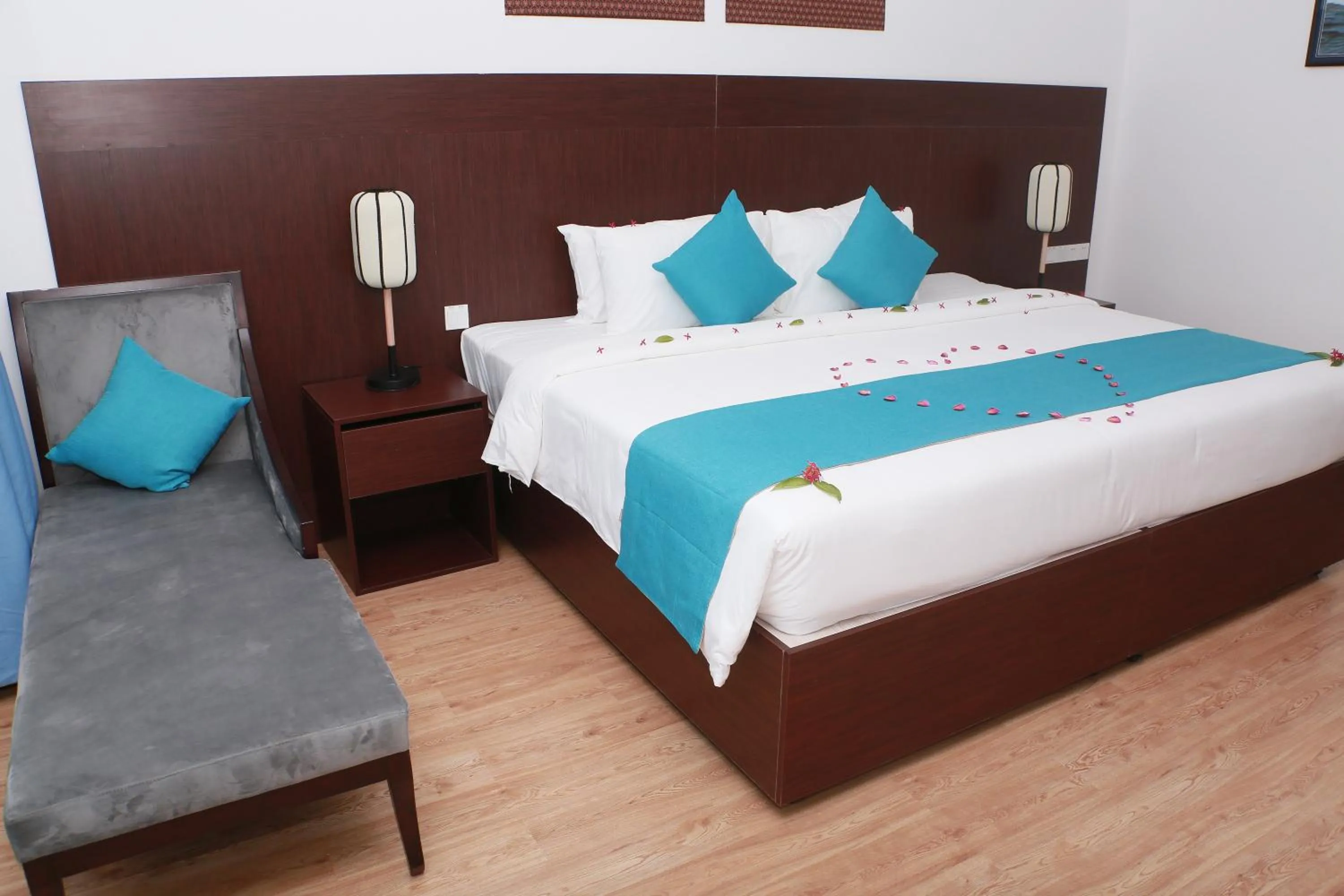 Sealong Bay ZhongQi Conifer Hotel 海龙湾中启康年酒店