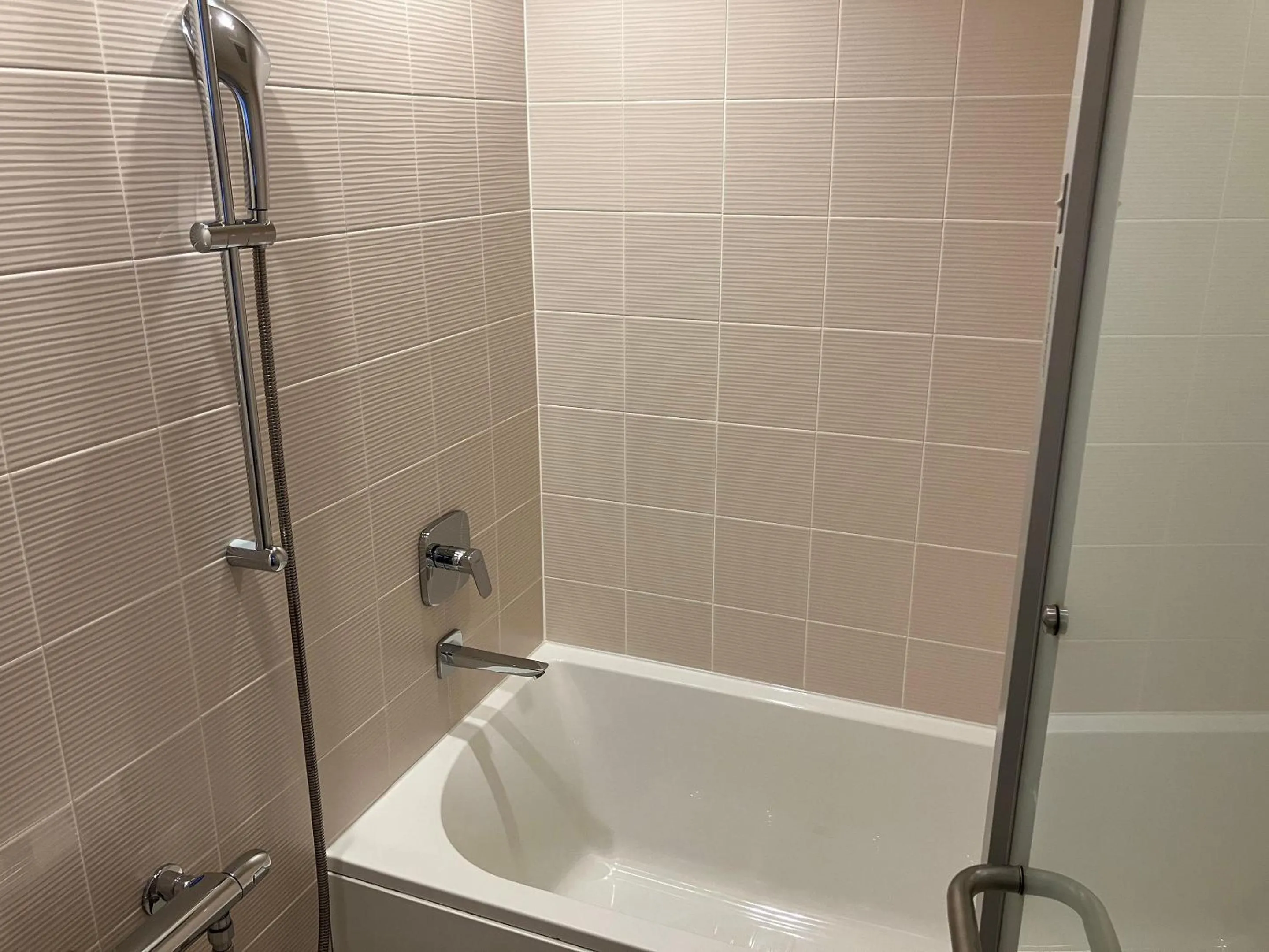 Shower in HOTEL STRATA NAHA