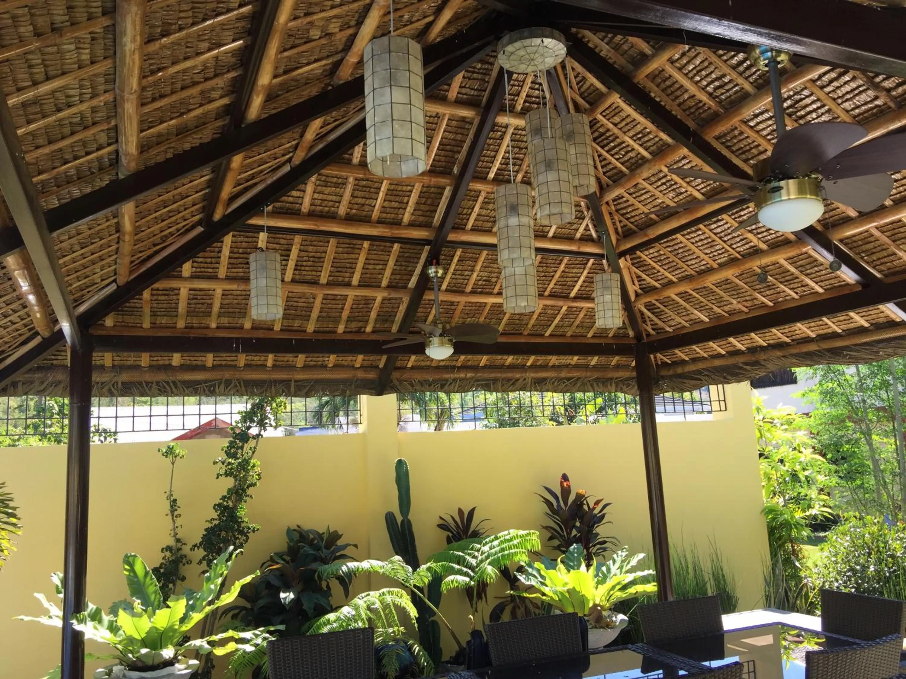 Seating area in Strutz Art Garden Resort