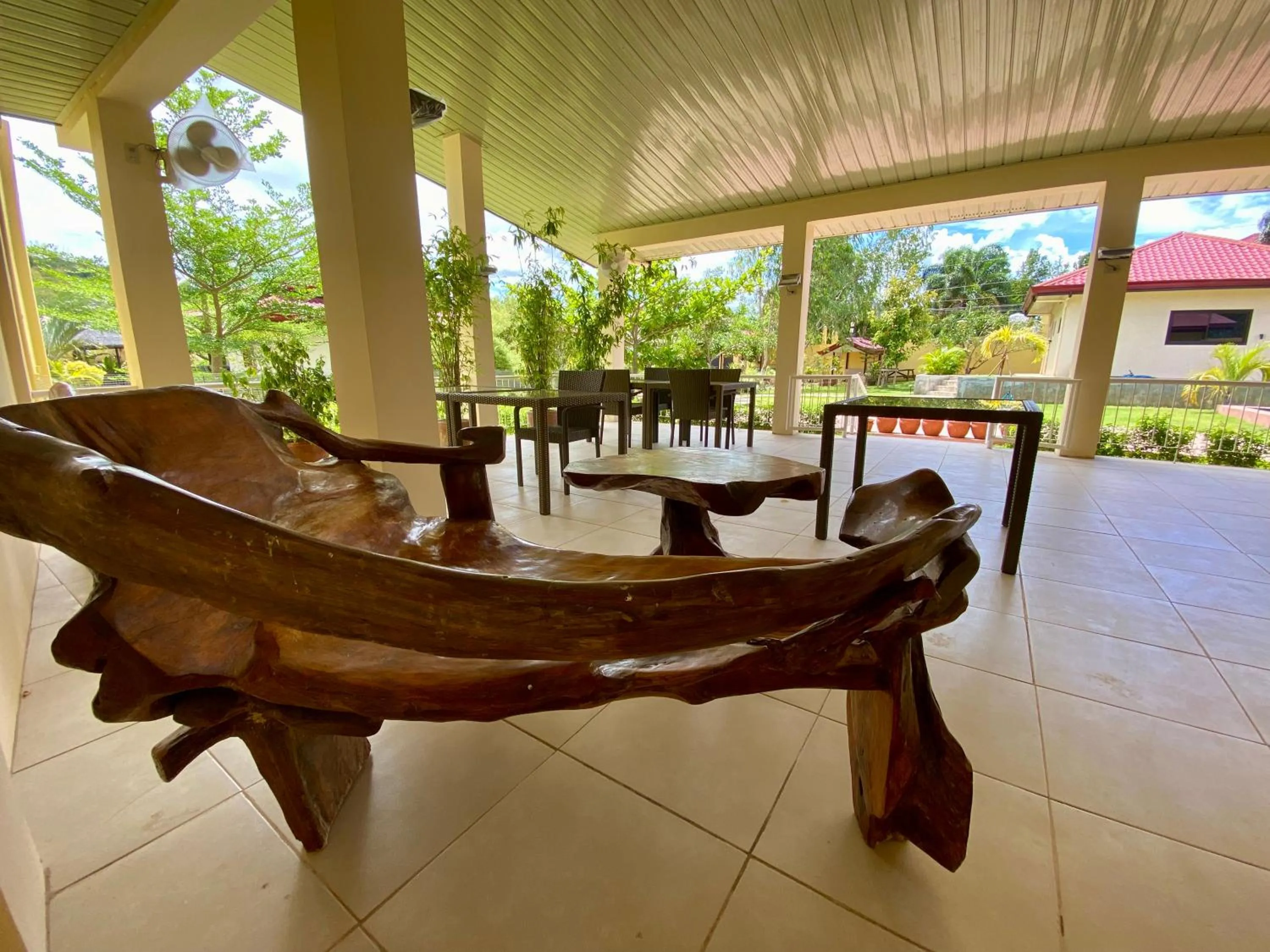 Restaurant/places to eat in Strutz Art Garden Resort