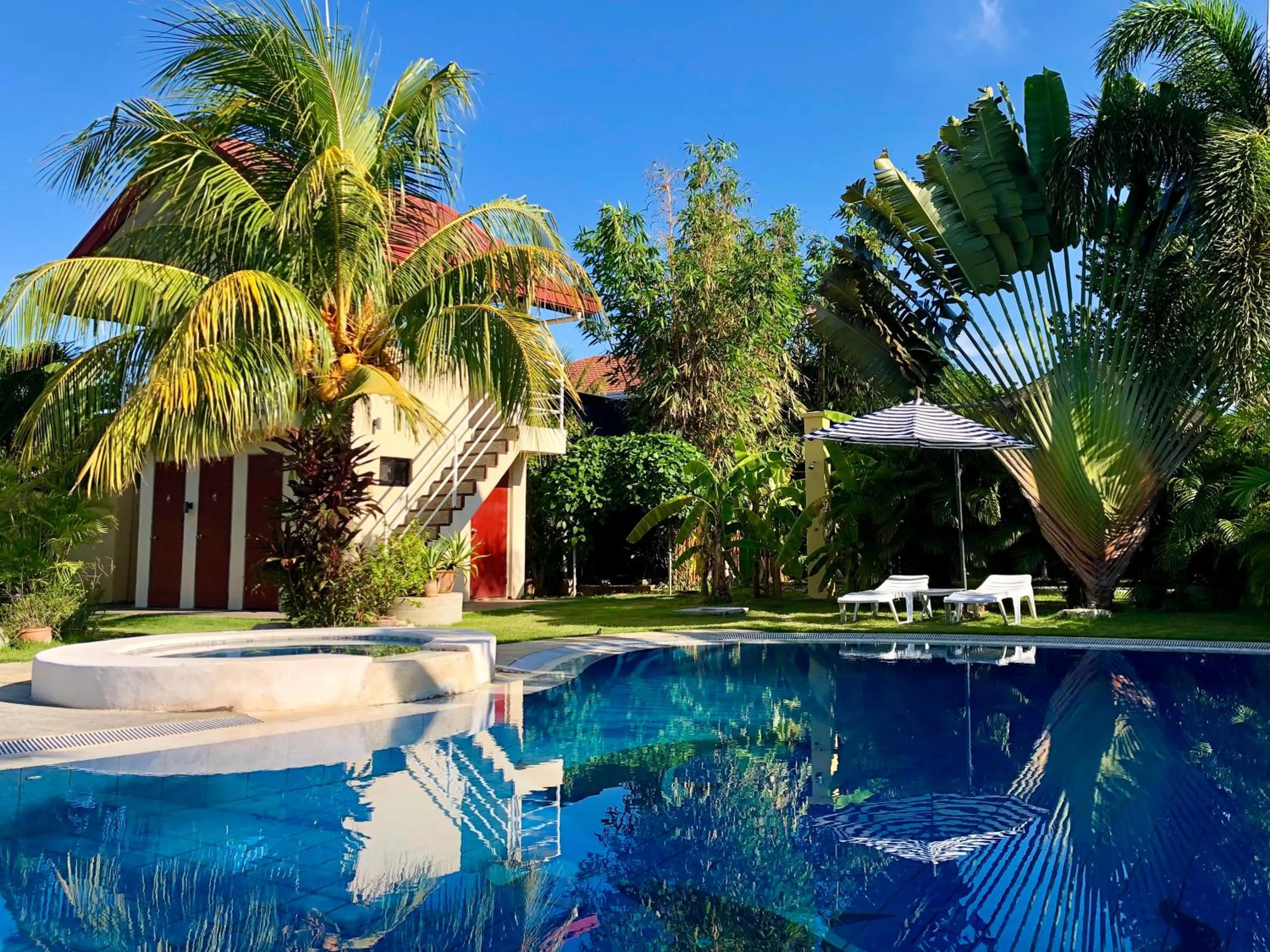 Pool view in Strutz Art Garden Resort