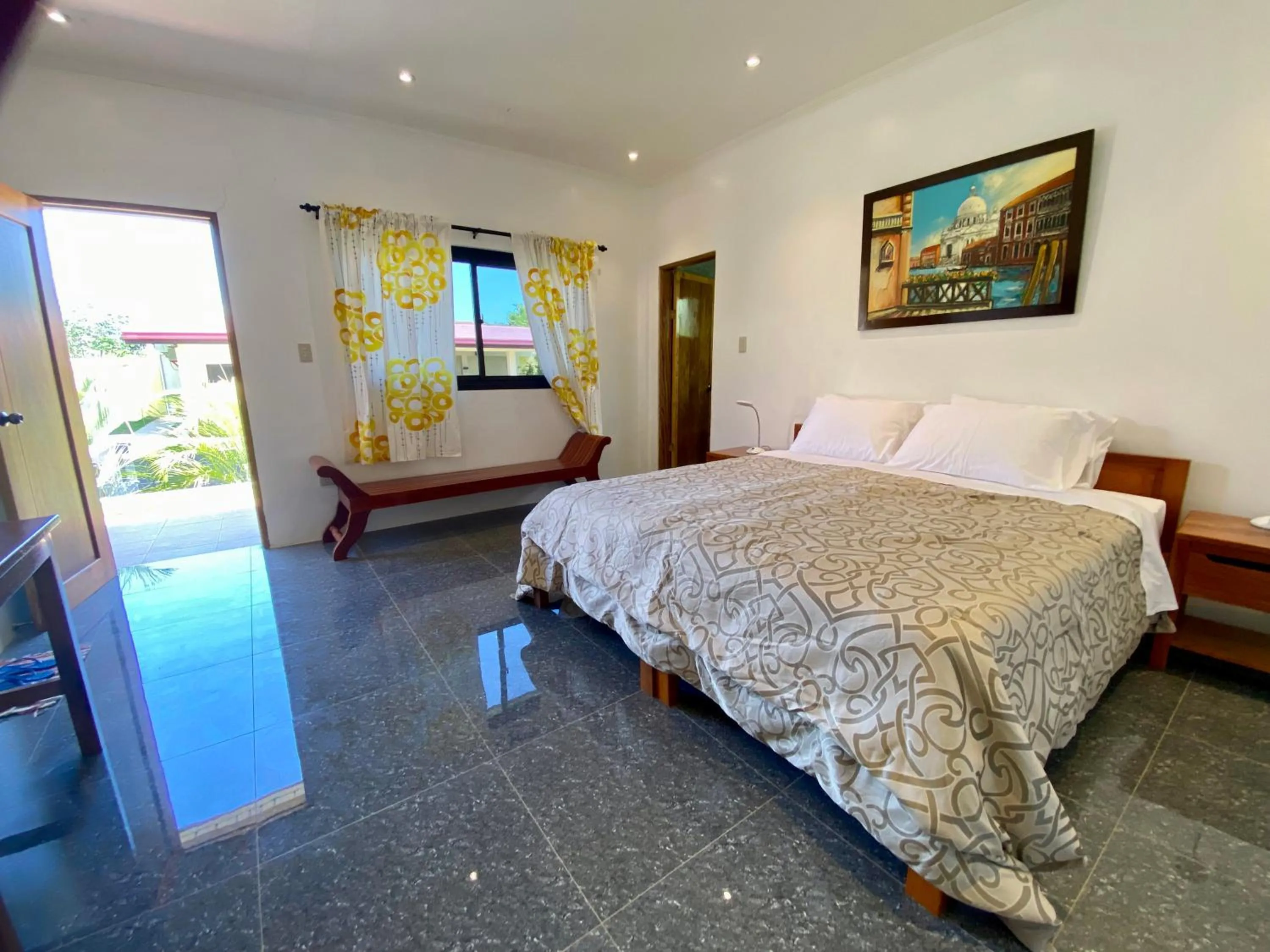 Bed in Strutz Art Garden Resort