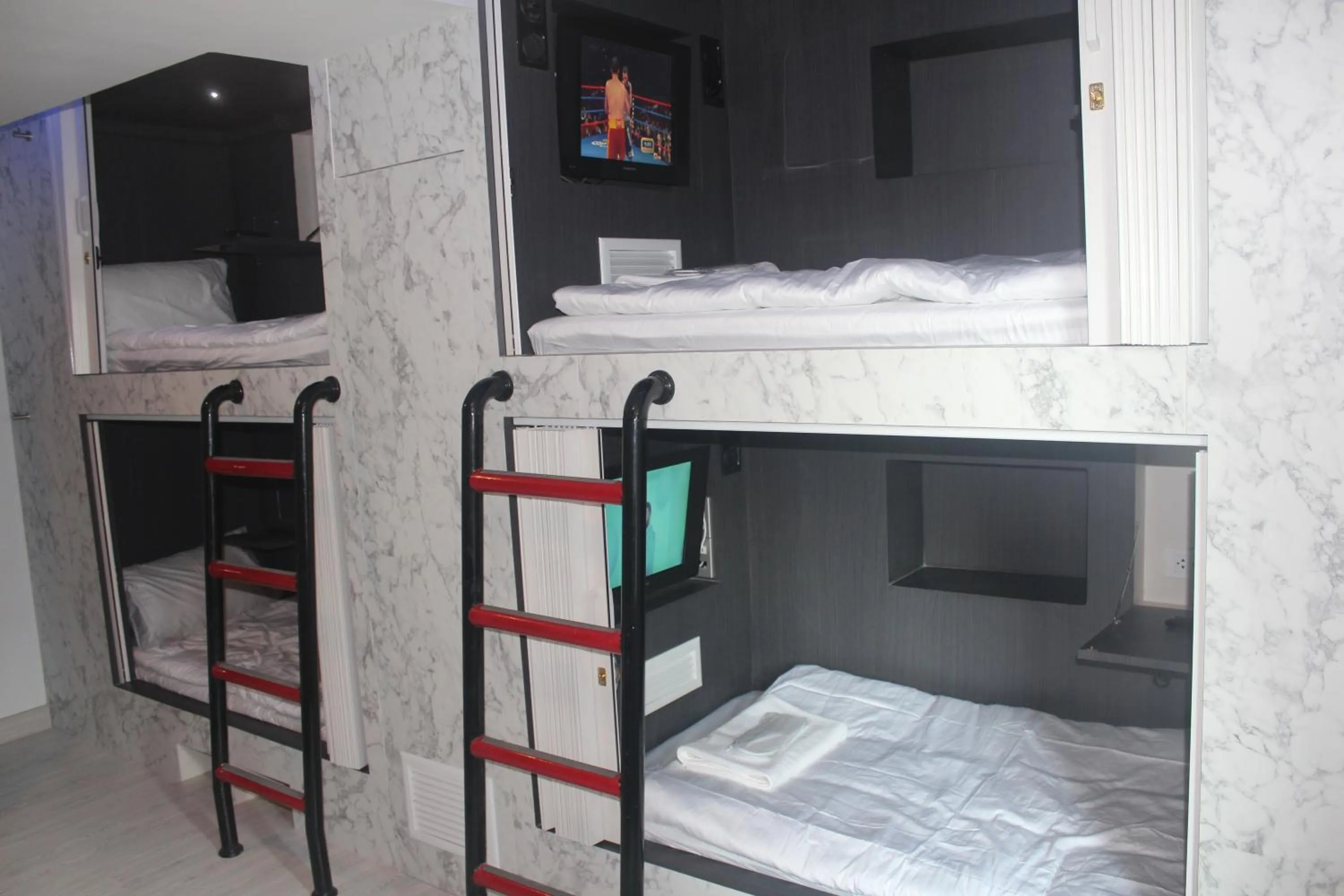 TV and multimedia, Bed in H-District Boutique Poshotel