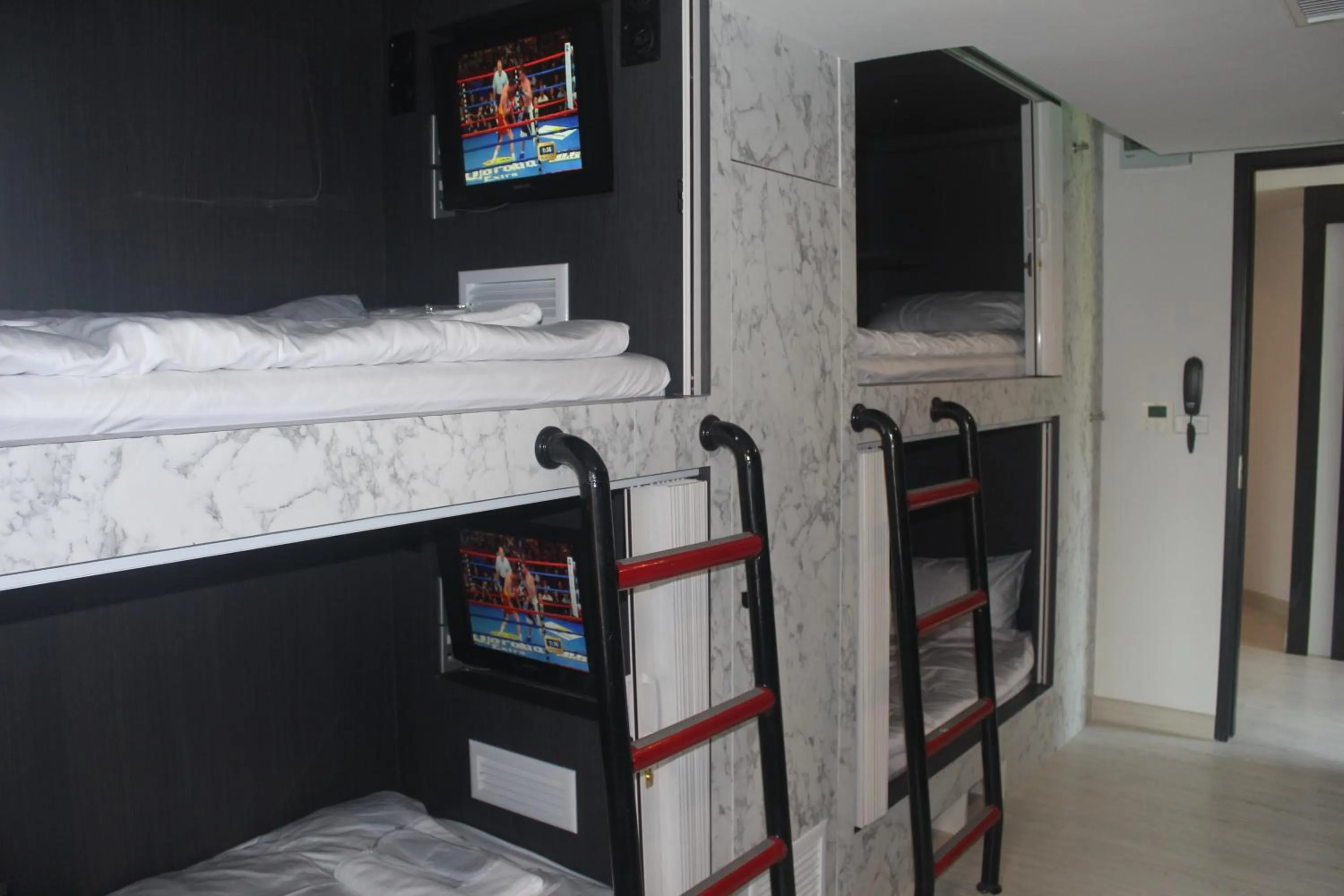 TV and multimedia, Bed in H-District Boutique Poshotel