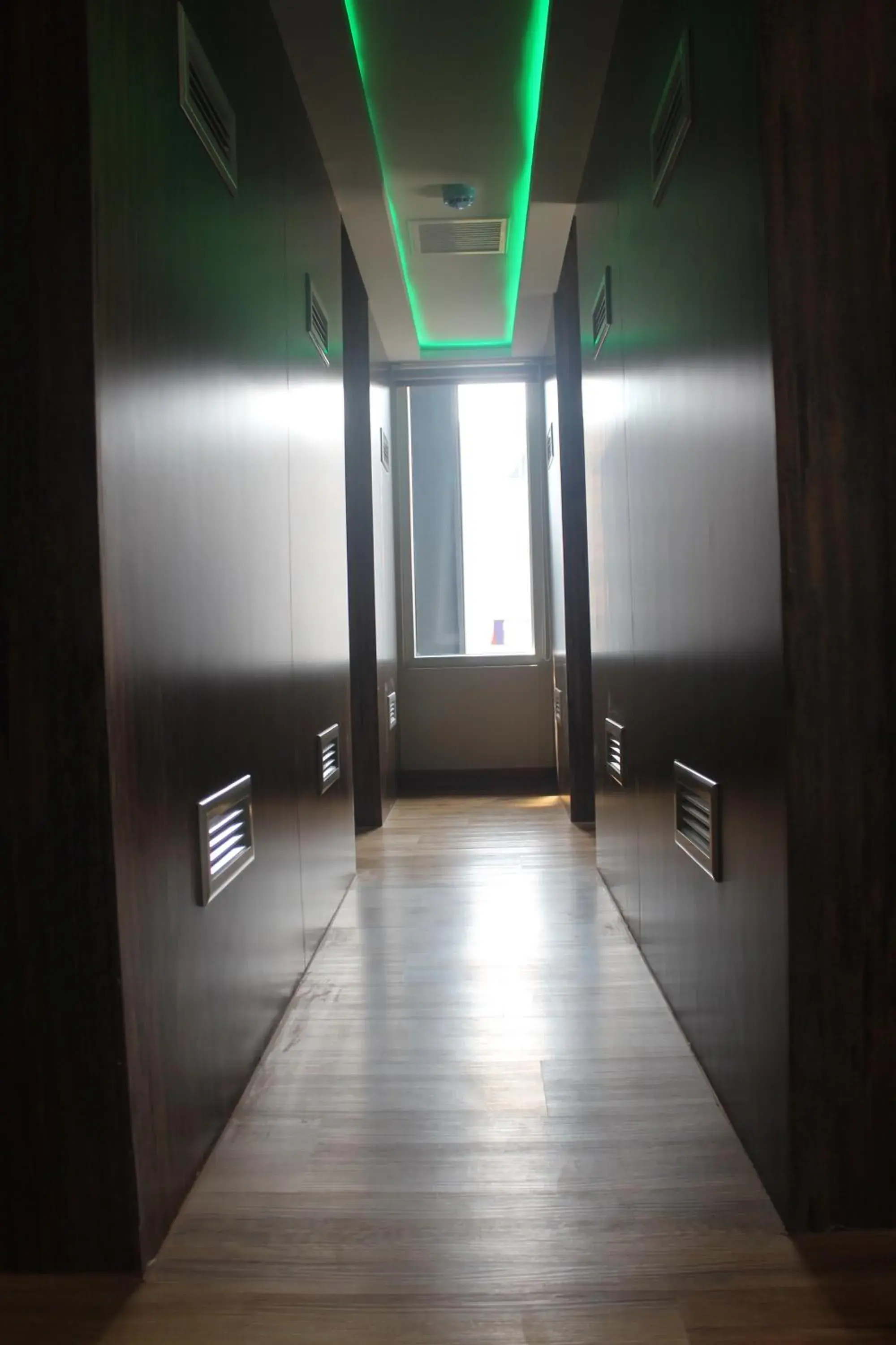 Bunk Bed in Mixed Dormitory Room in H-District Boutique Poshotel Bunk Bed in Mixed Dormitory Room in H-District Boutique Poshotel