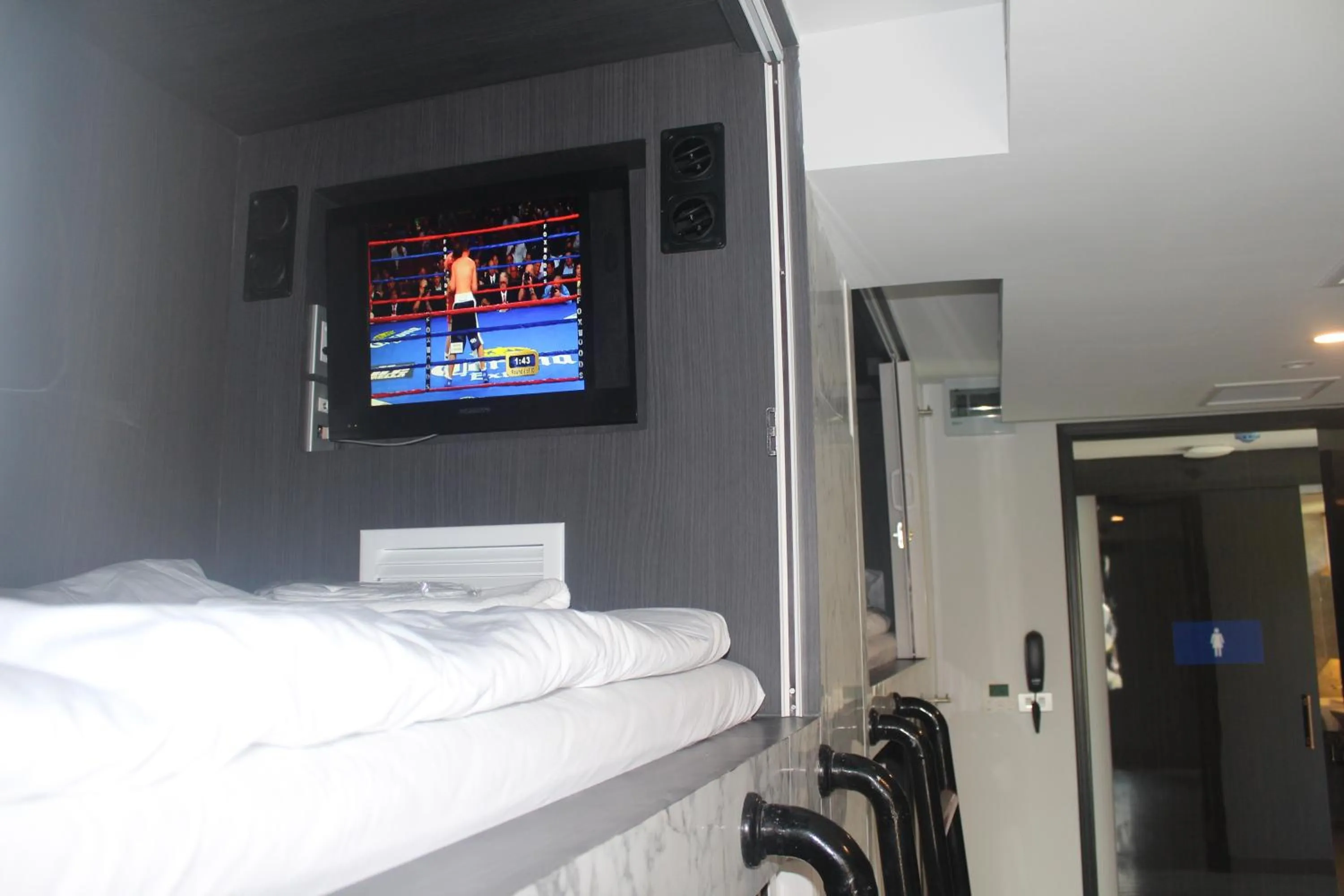 TV and multimedia, Bed in H-District Boutique Poshotel