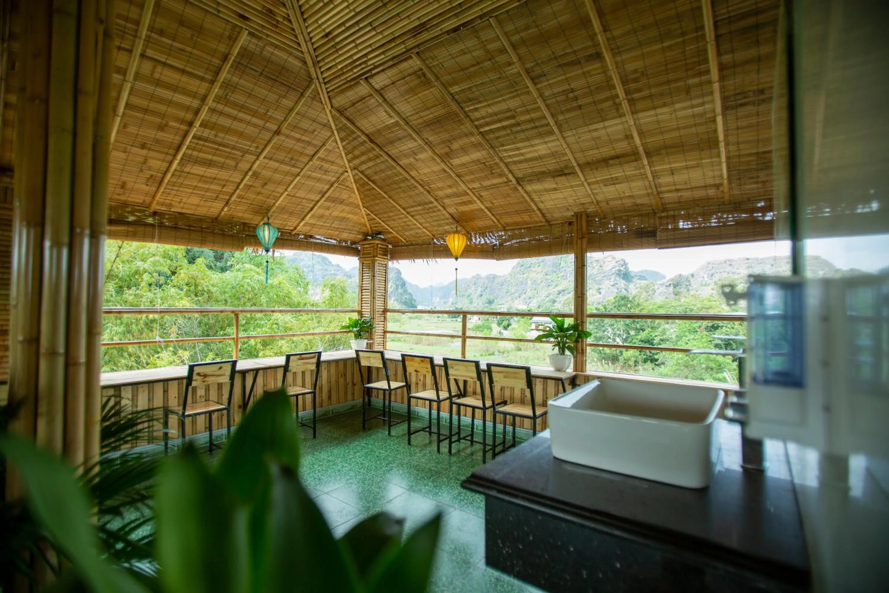 Dining area in Hang Mua Bamboo Homestay Ninh Binh