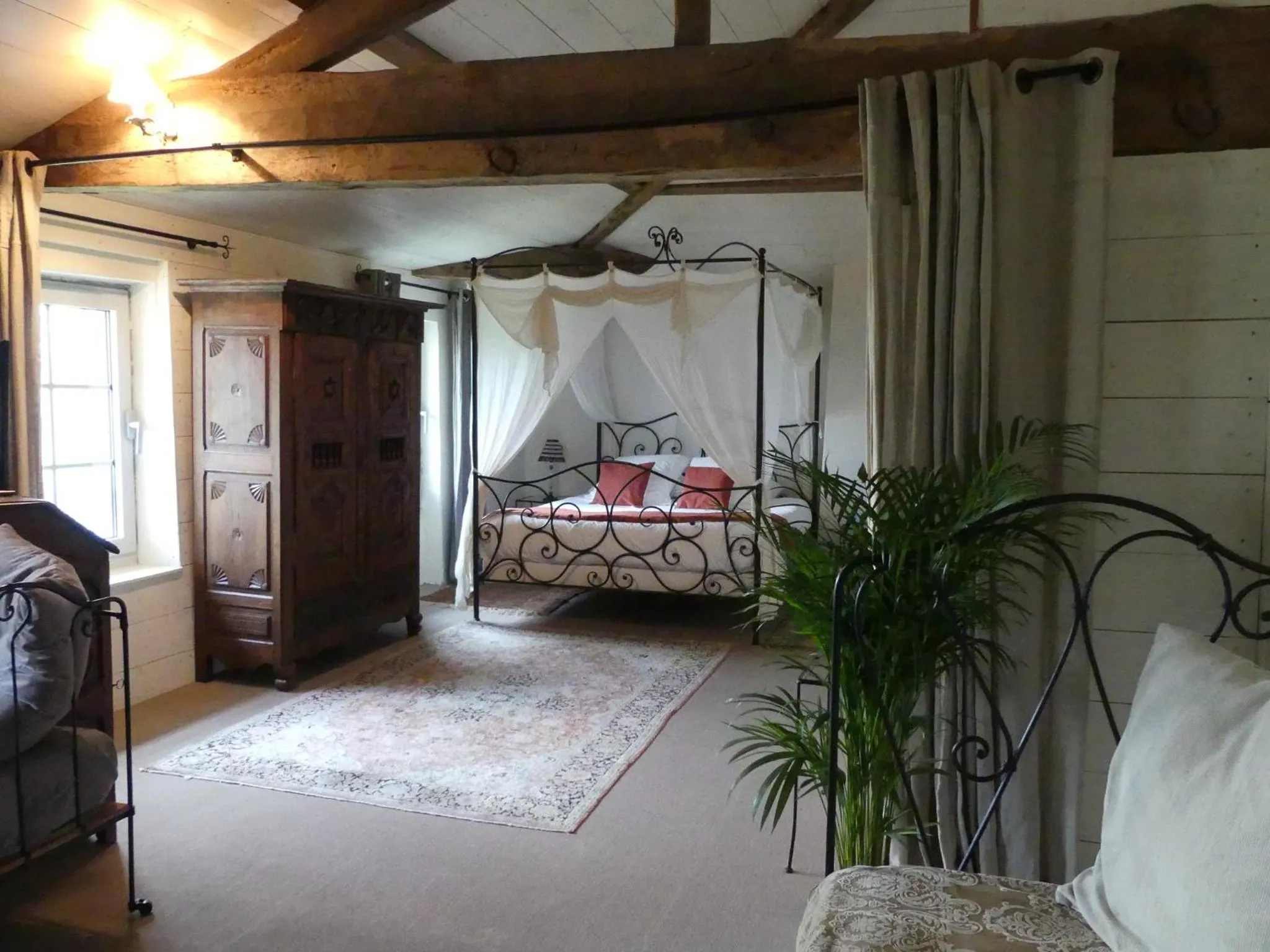 Property building, Bed in Domaine de l’Escuderia