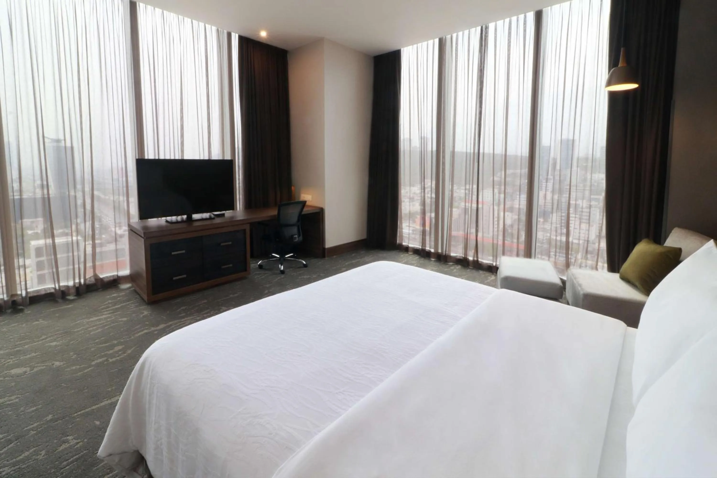 Bed in Hilton Garden Inn Monterrey Obispado