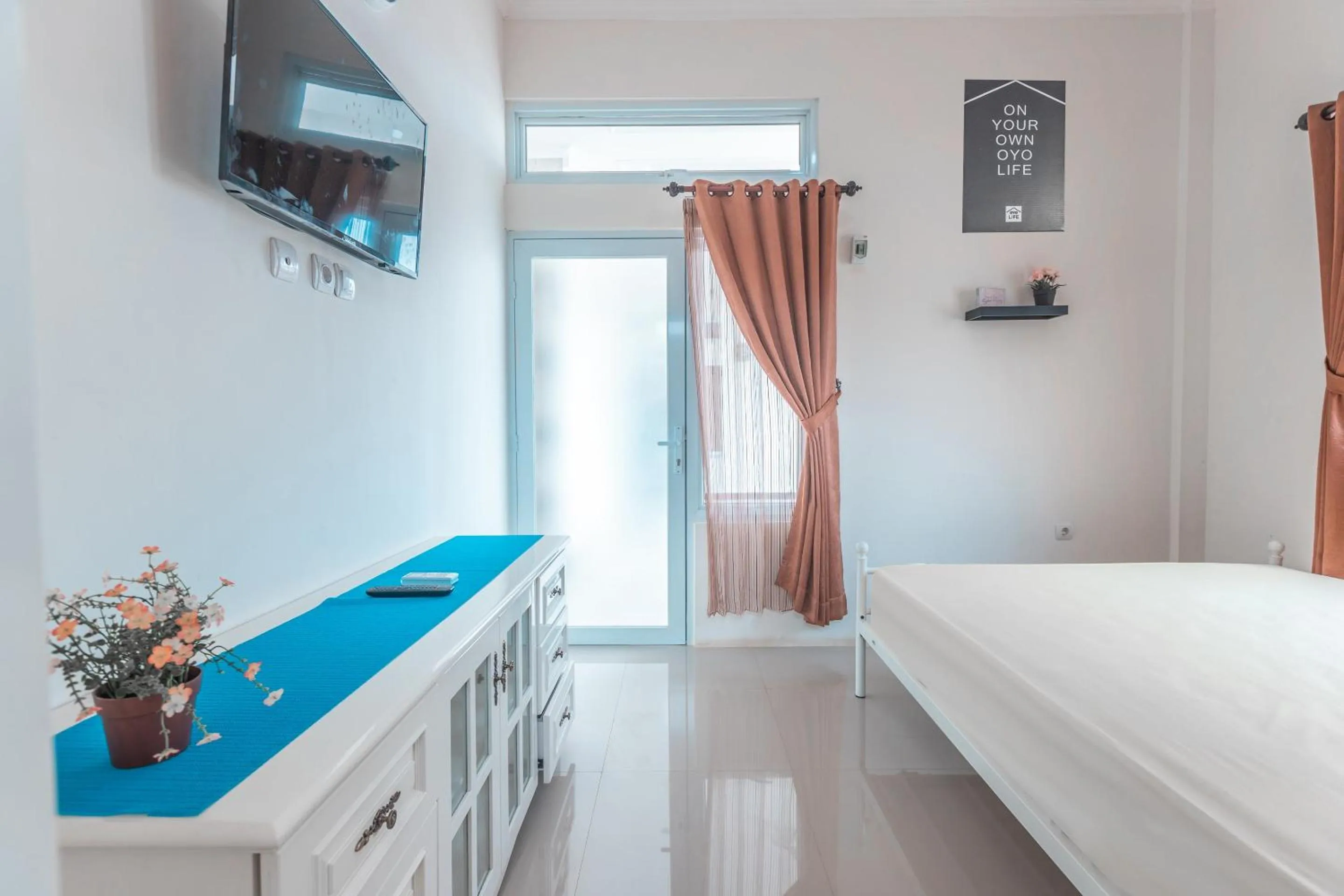 Bedroom, Bed in OYO Life 2658 Kost Rasyamada