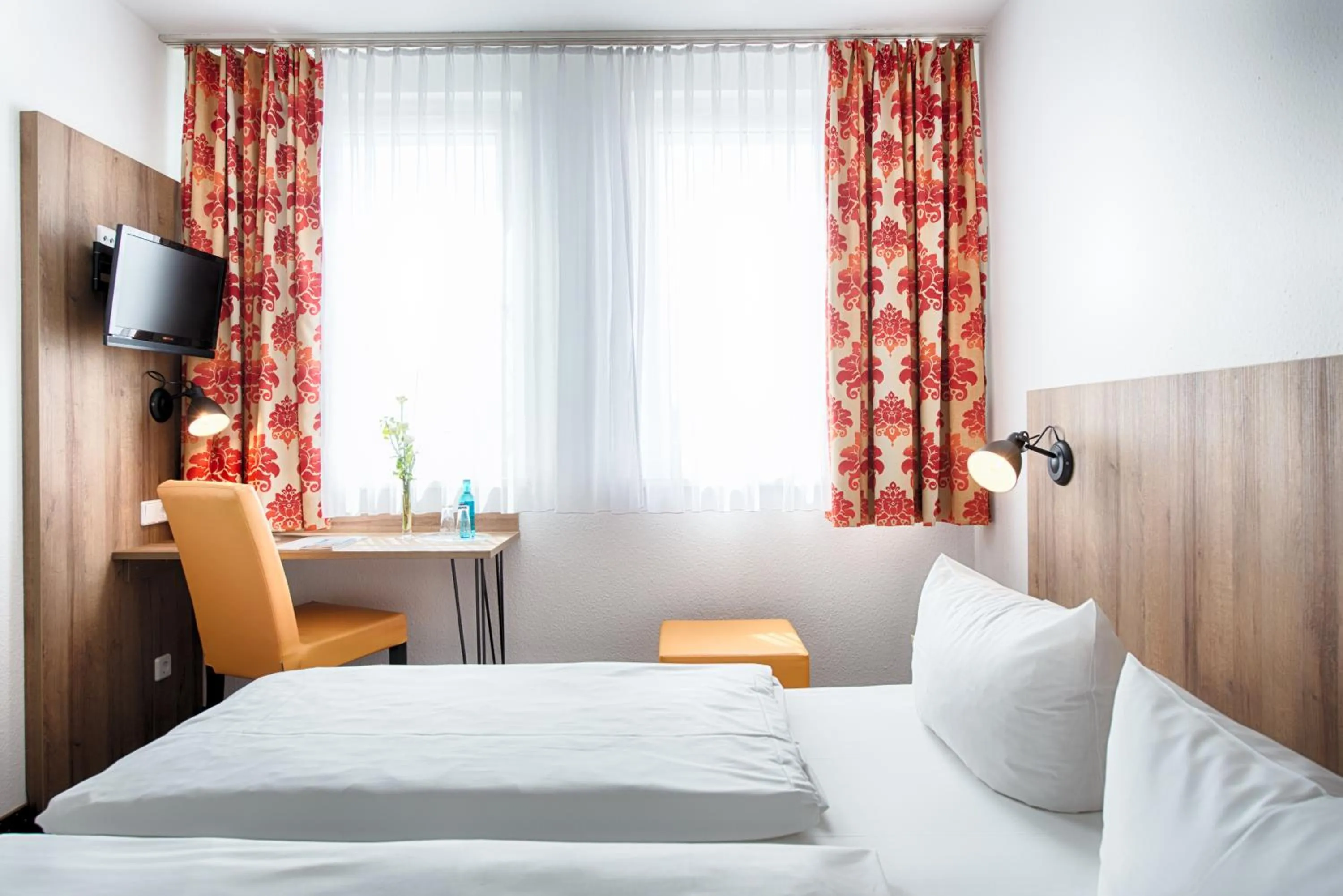 Photo of the whole room, Bed in ACHAT Hotel Dresden Altstadt