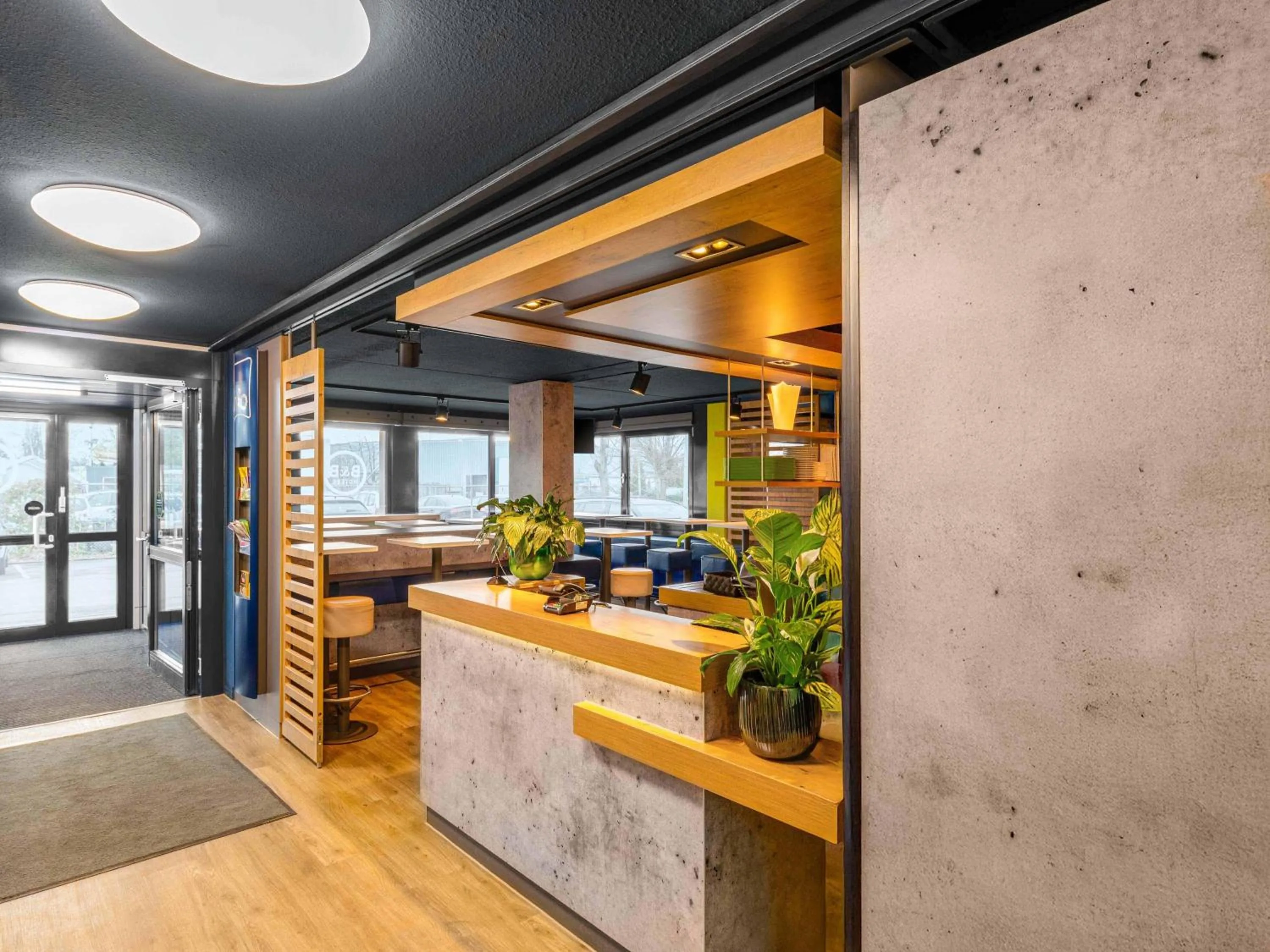 Lobby or reception in B&B HOTEL Mainz-Süd