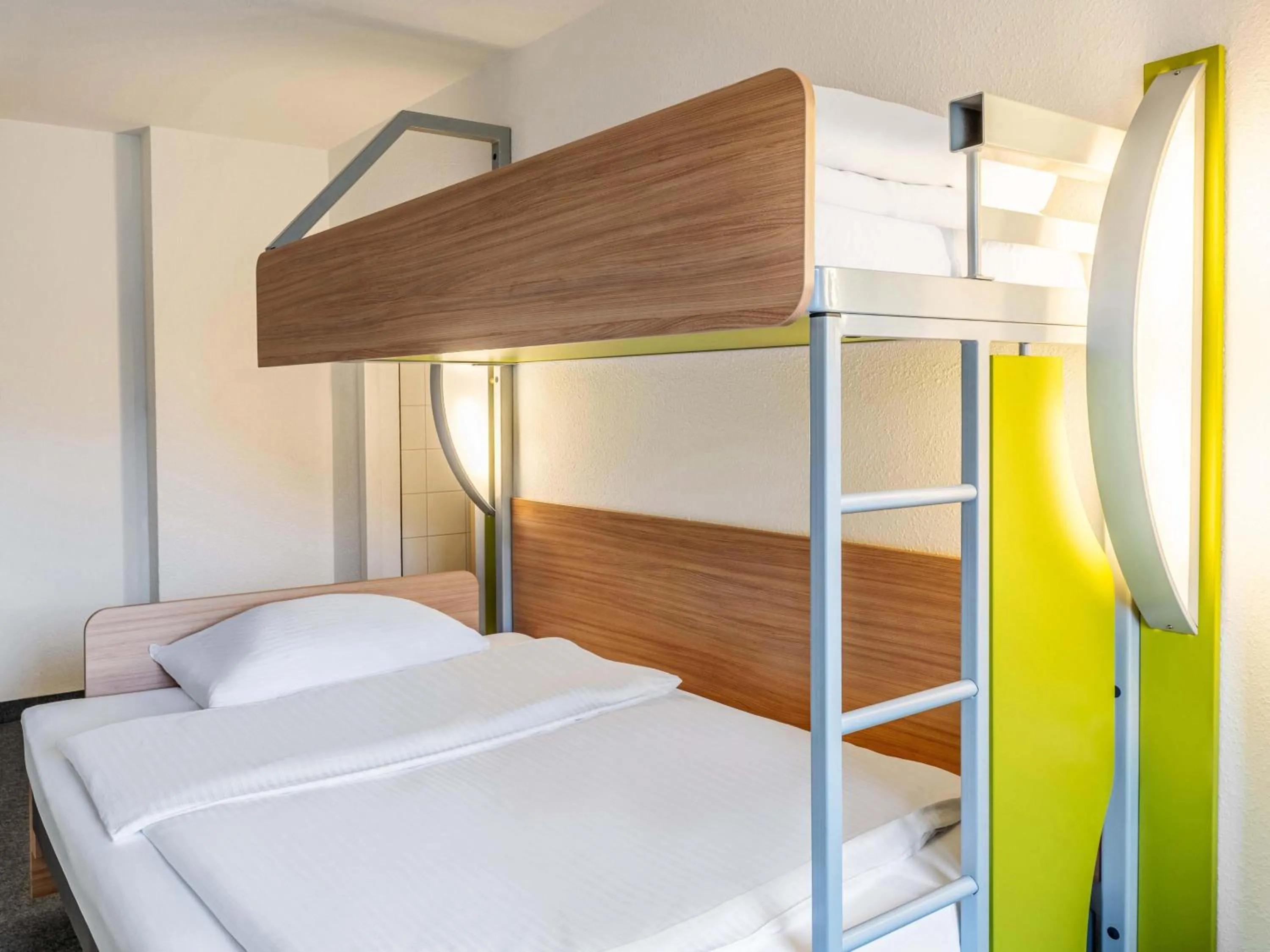 Photo of the whole room, Bed in B&B HOTEL Mainz-Süd