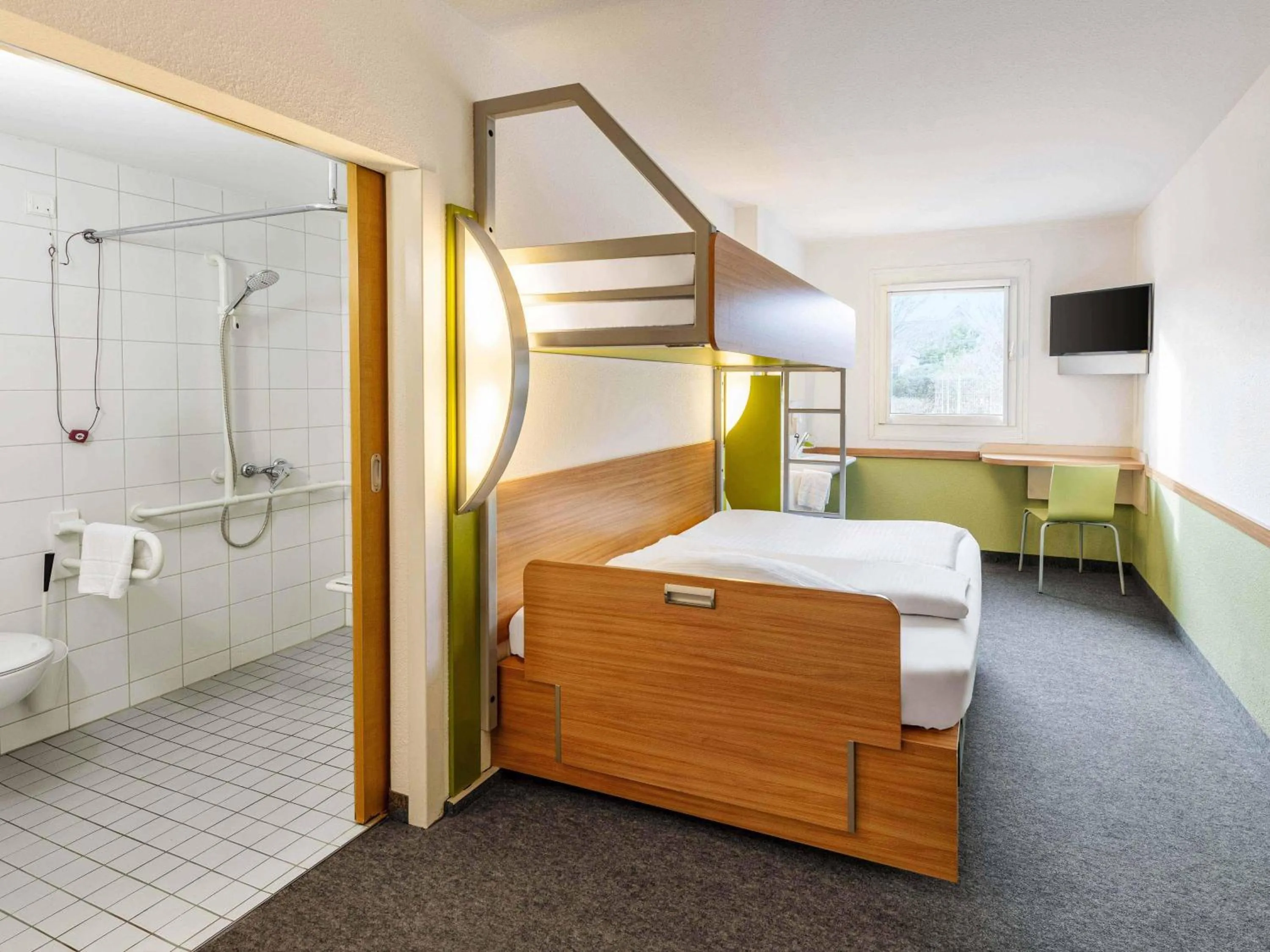 Photo of the whole room, Bed in B&B HOTEL Mainz-Süd