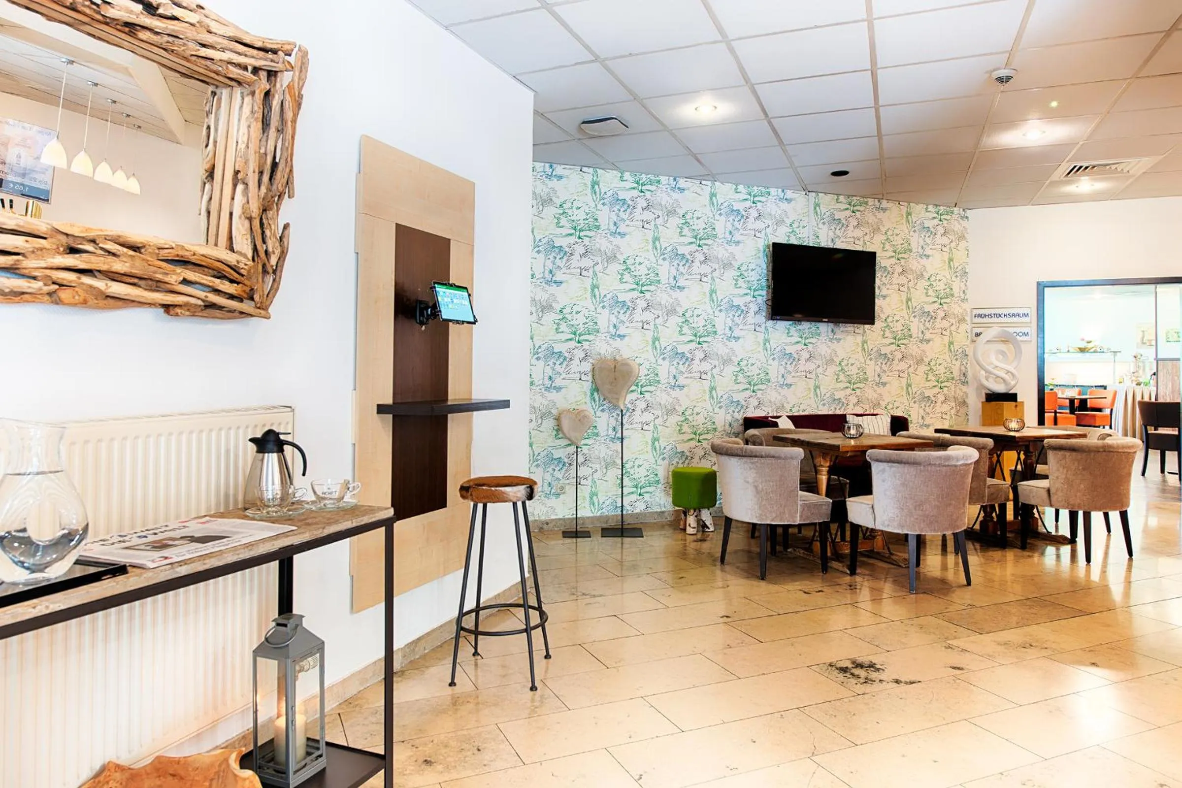 Lounge or bar in ACHAT Hotel Stuttgart Zuffenhausen