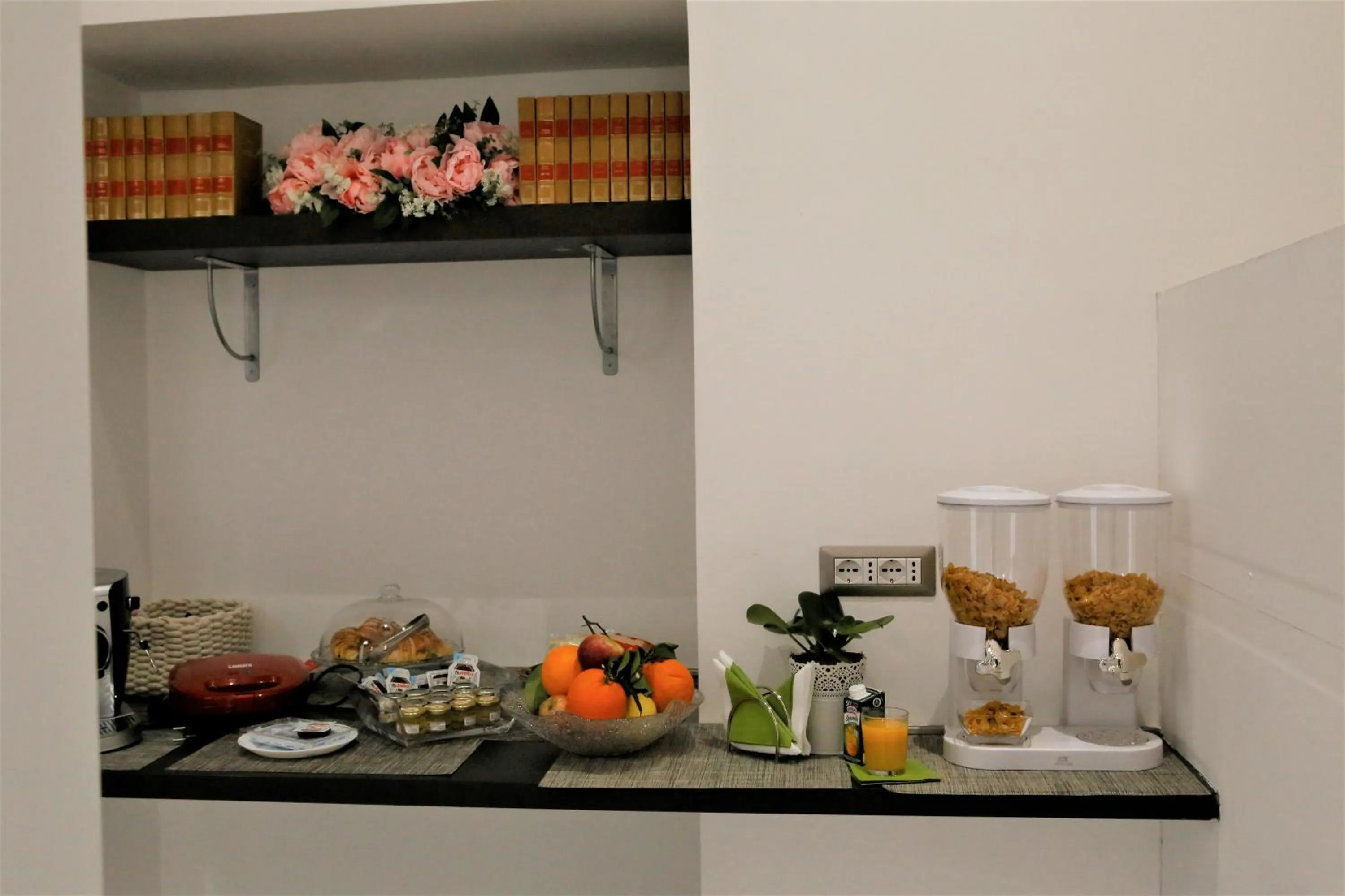 Coffee/tea facilities in Capitelli