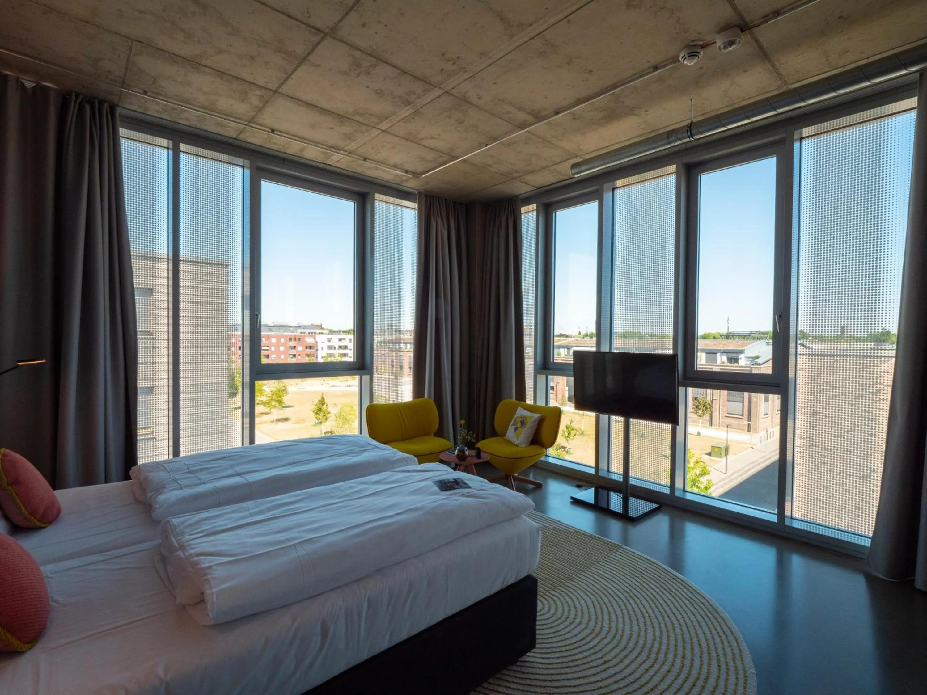 View (from property/room), Bed in Koncept Hotel Josefine