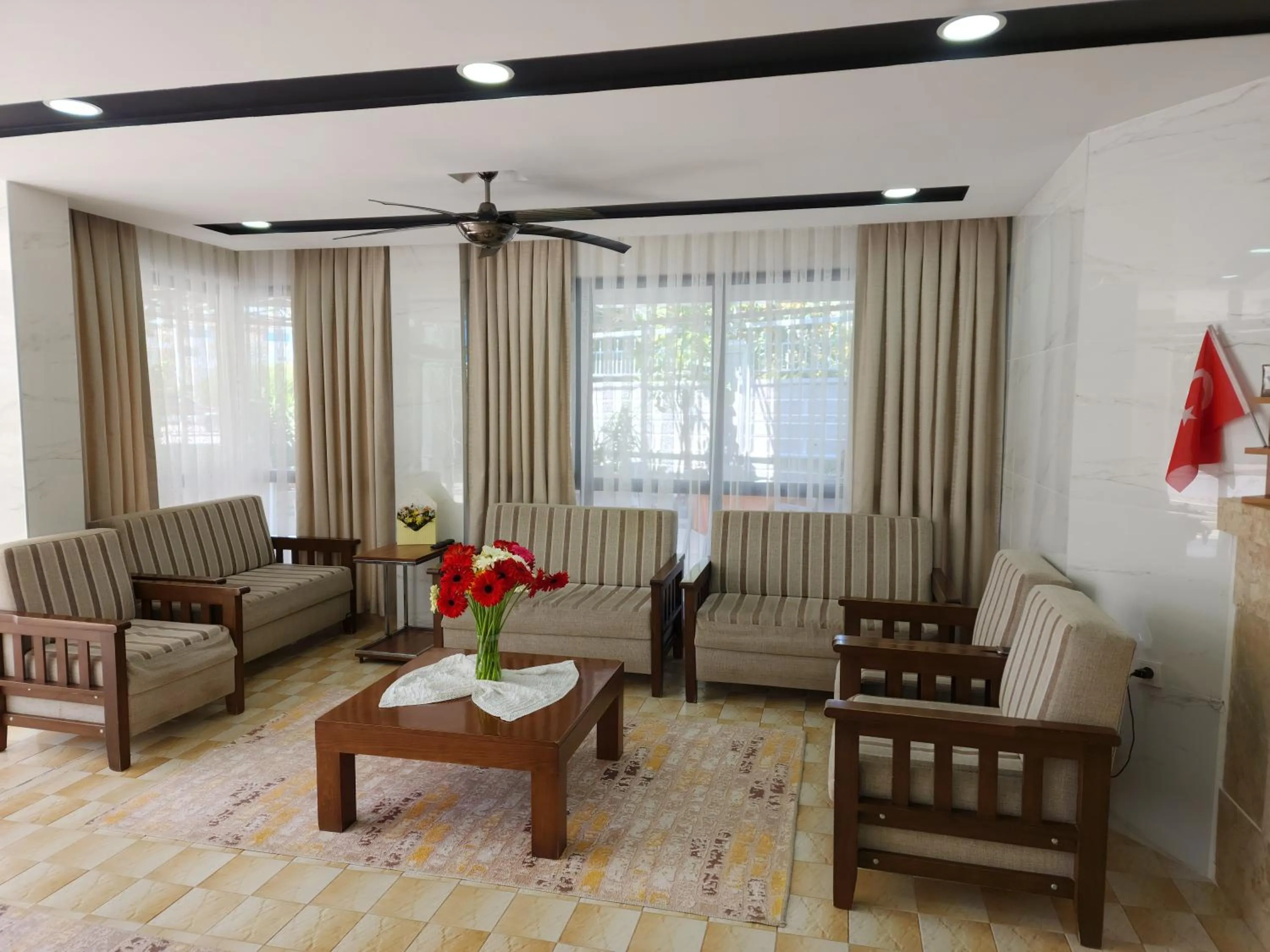 Seating area in Kartal Hotel