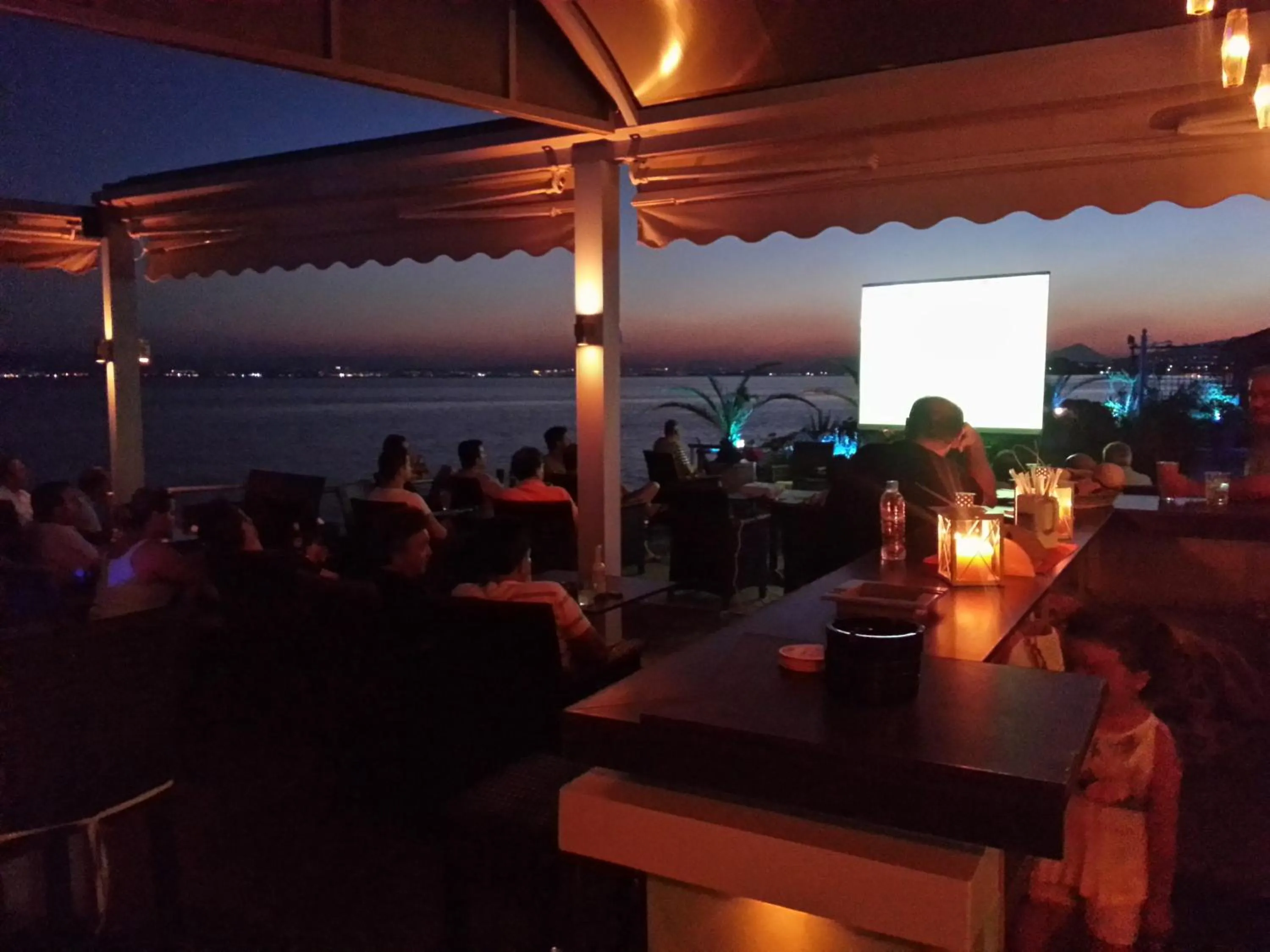 Communal lounge/ TV room in Artemis Hotel