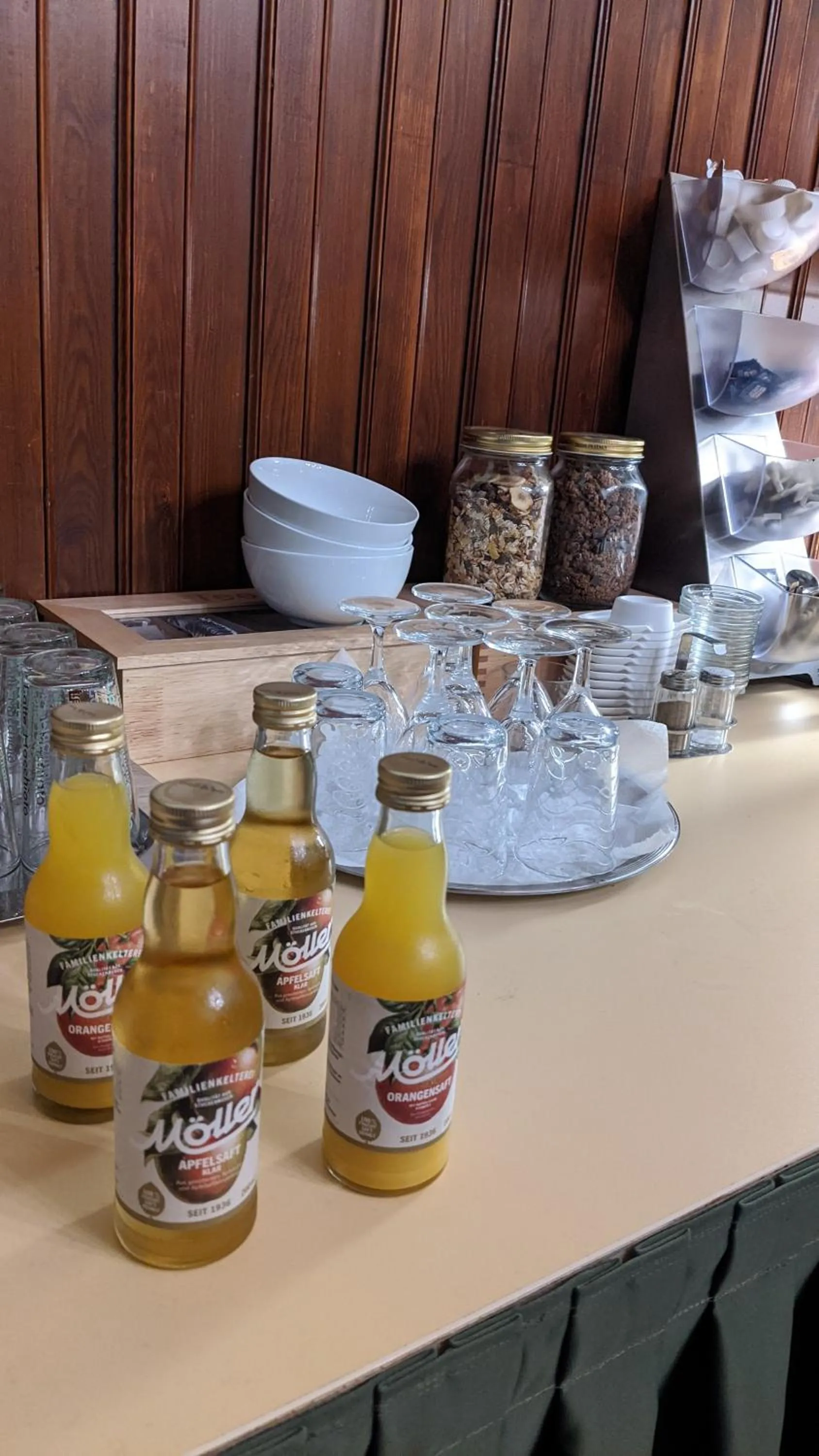 Food and drinks in Hotel Montan