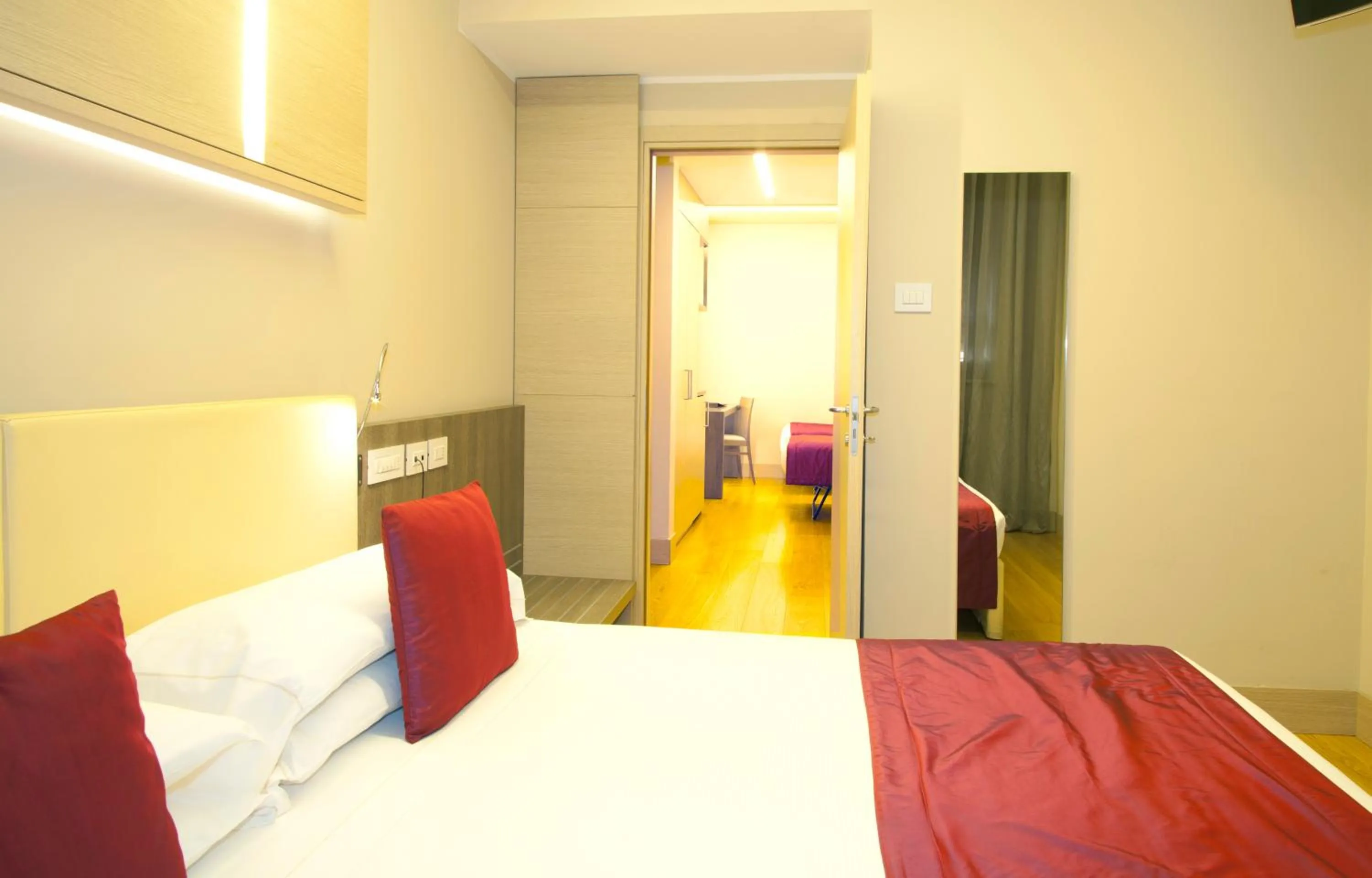 Photo of the whole room, Bed in Hotel Il Cantico St. Peter