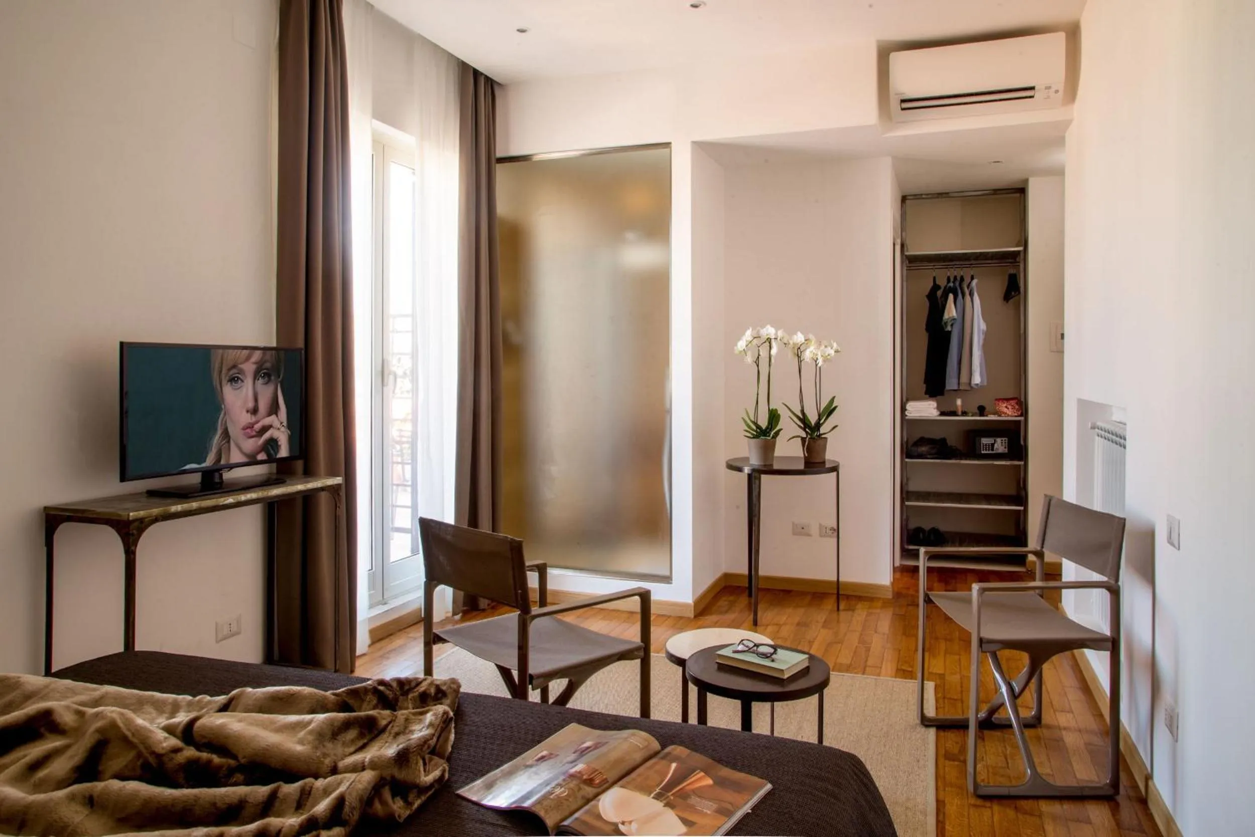 Photo of the whole room in Nazionale 51 Group