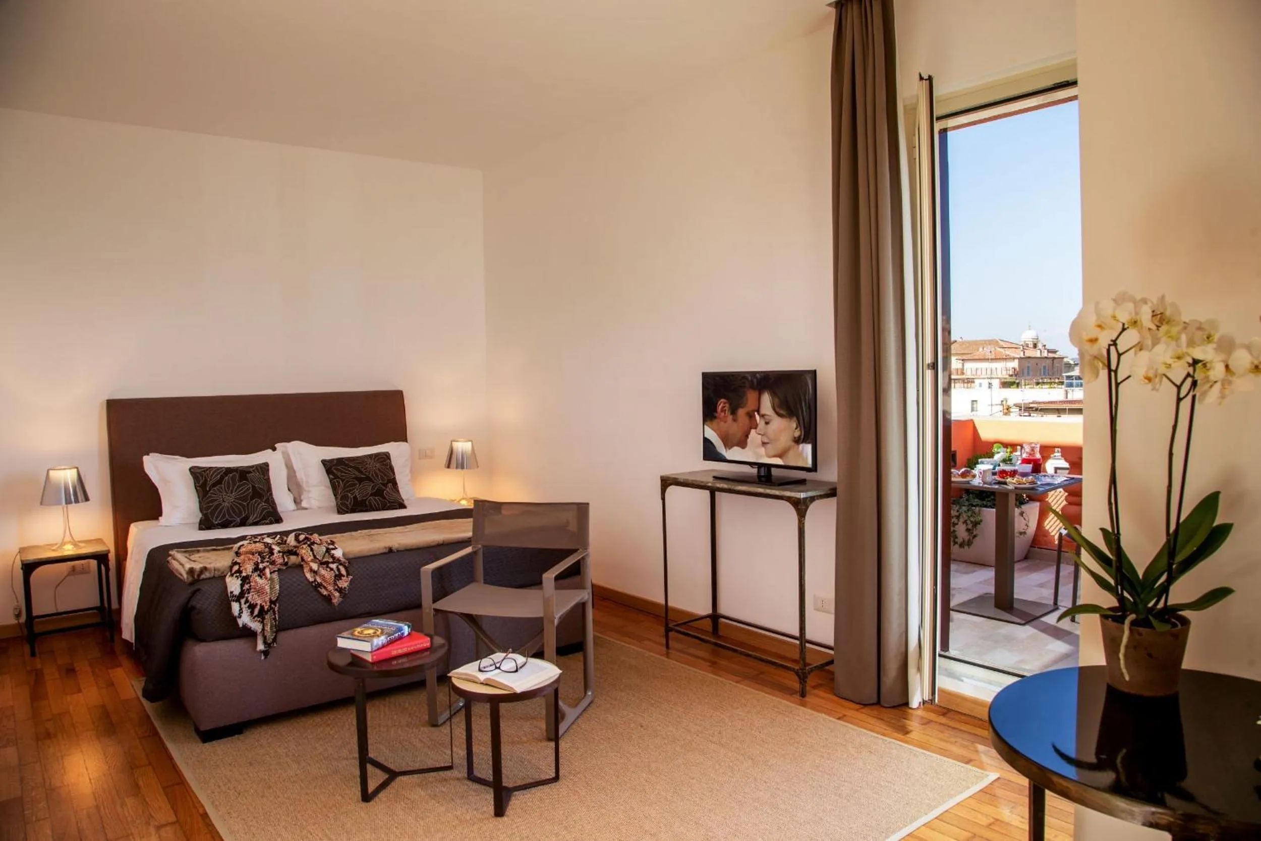 Photo of the whole room in Nazionale 51 Group