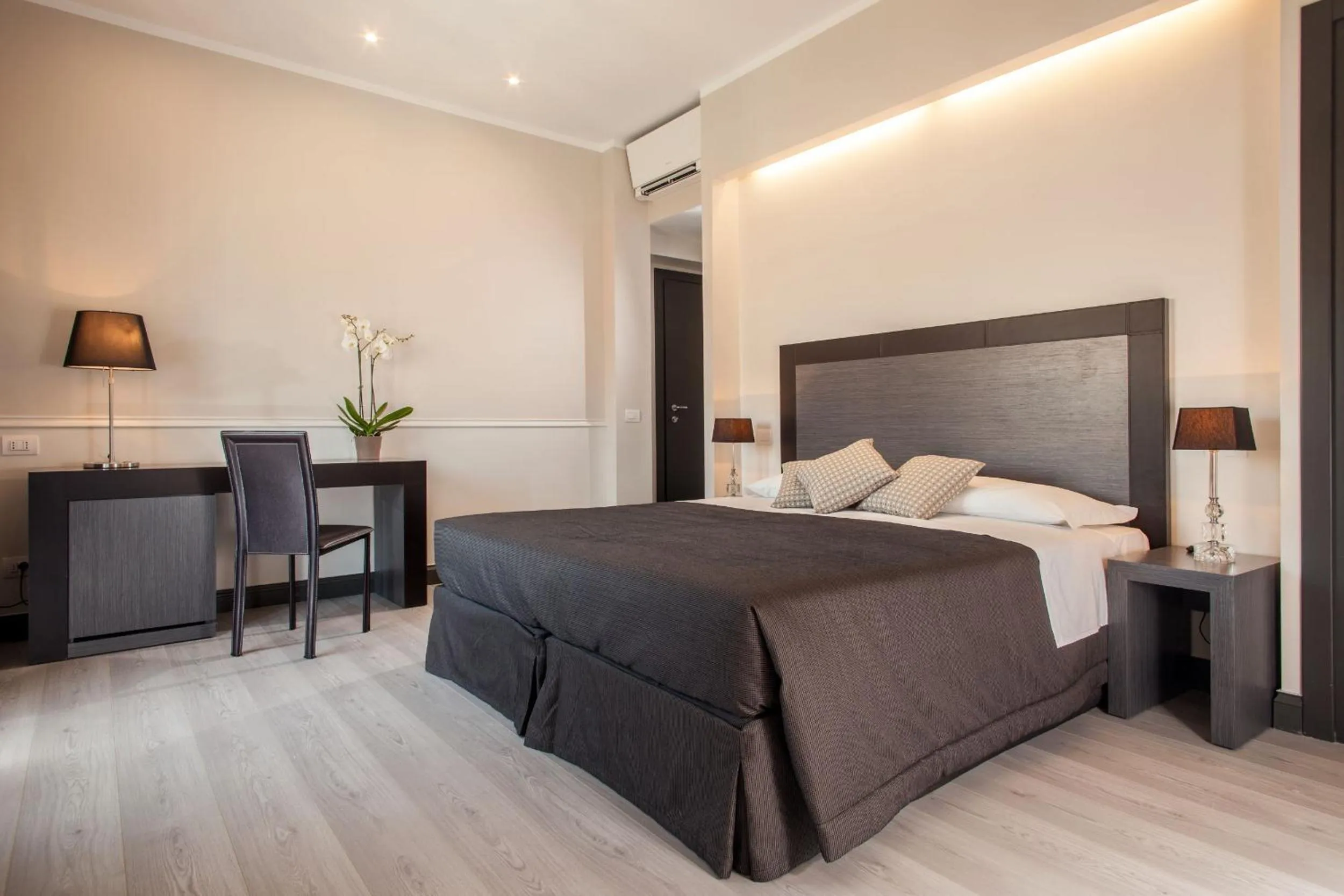 Photo of the whole room, Bed in Nazionale 51 Group