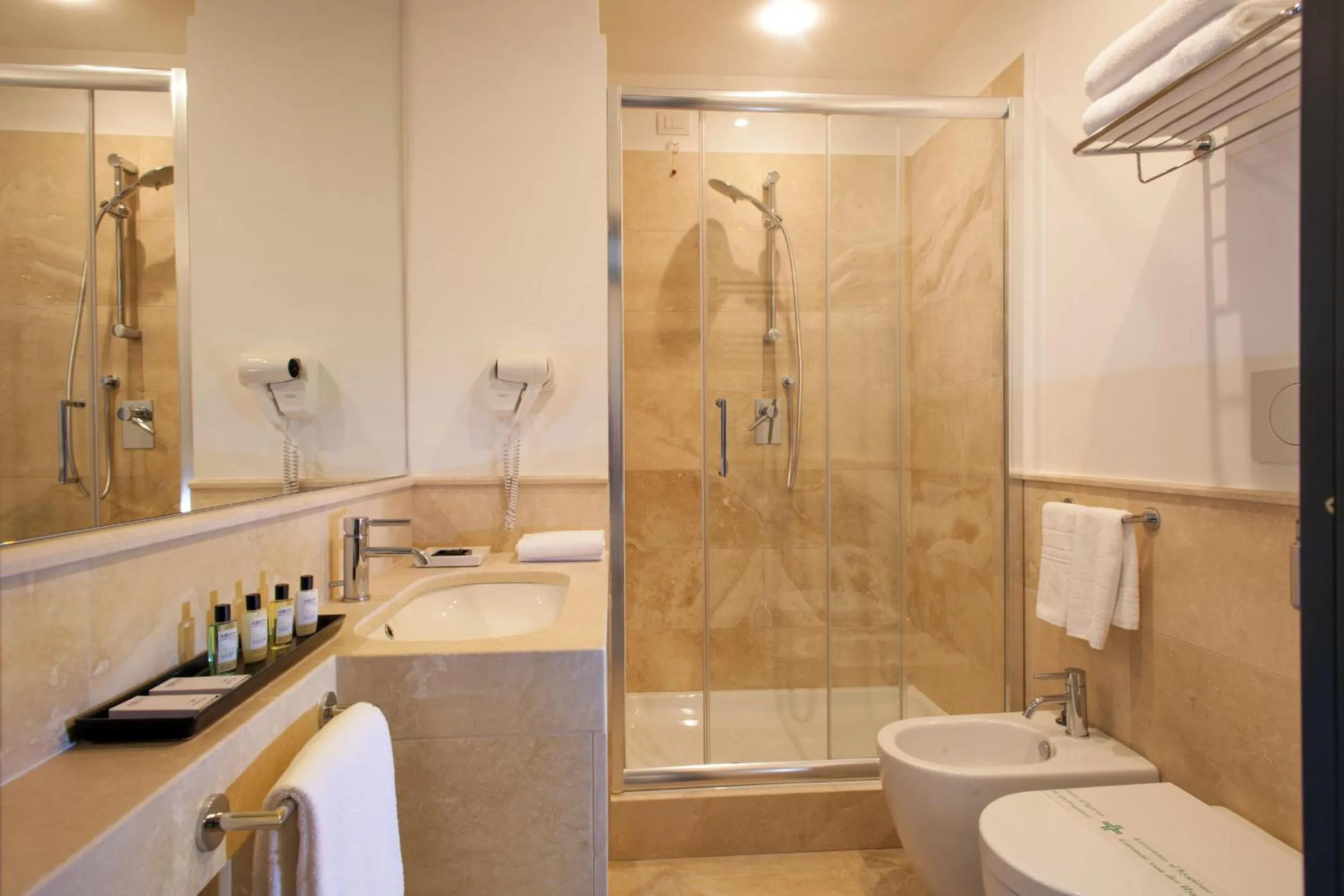 Bathroom in Nazionale 51 Group