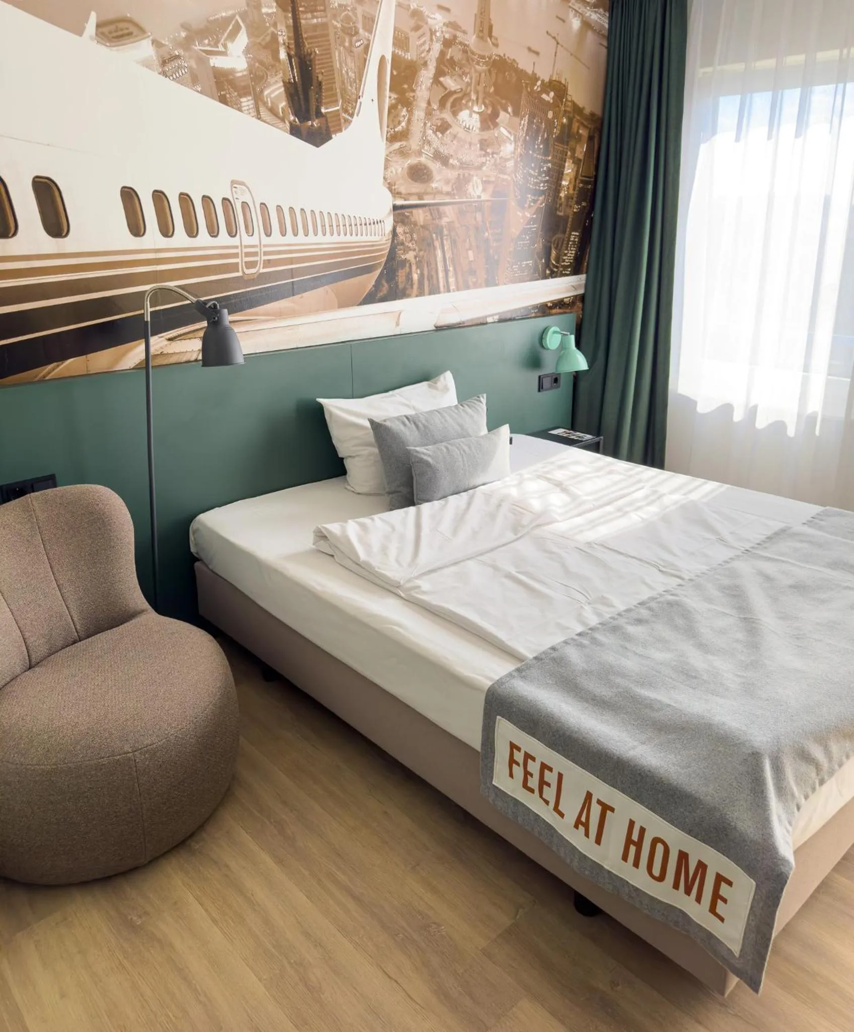 Photo of the whole room, Bed in ACHAT Hotel Frankfurt Airport