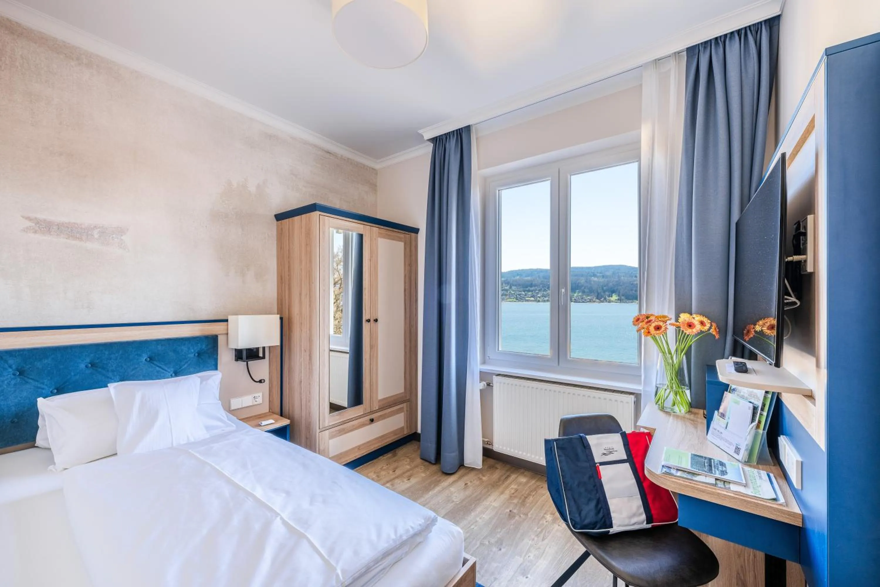 Bed in Strandhotel Löchnerhaus