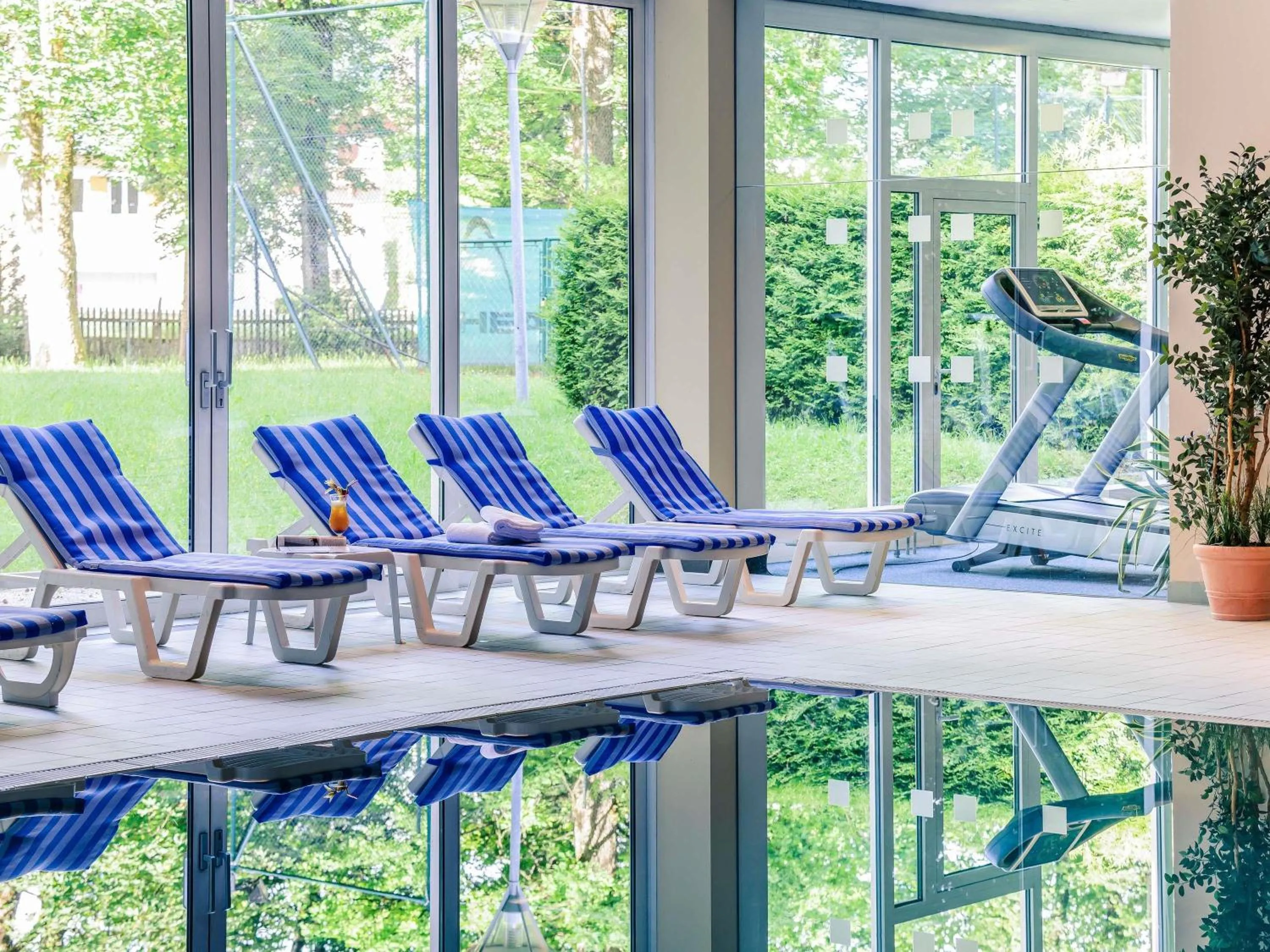 Pool view in Mercure Hotel Garmisch Partenkirchen