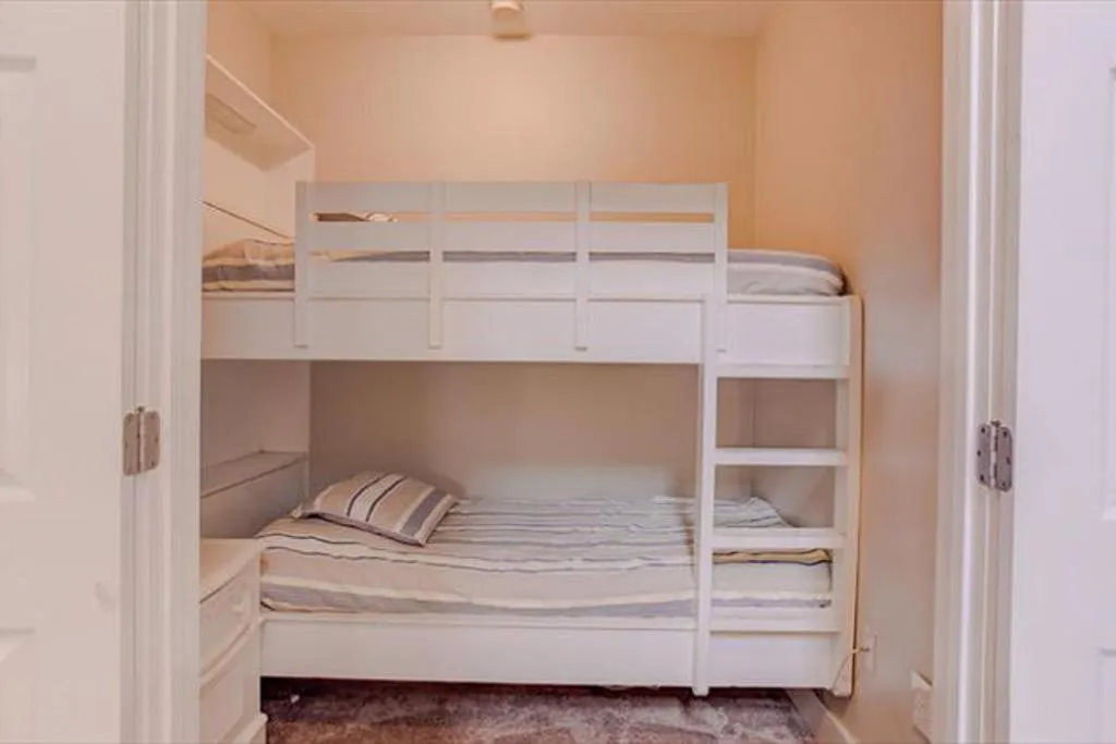 Bed in Amazing Place - 1232960