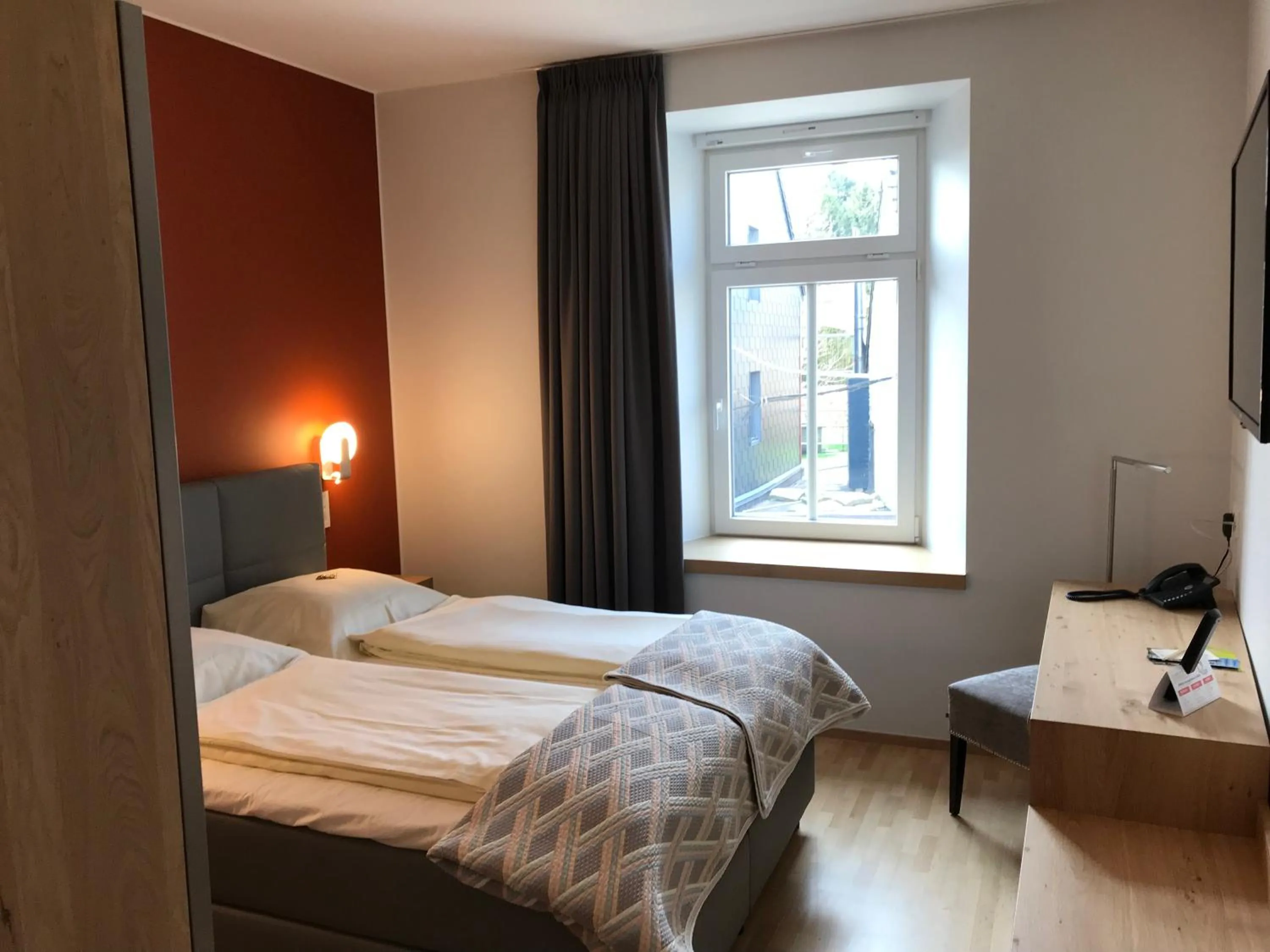 Photo of the whole room, Bed in Hotel-Restaurant Zum Onkel Jonathan