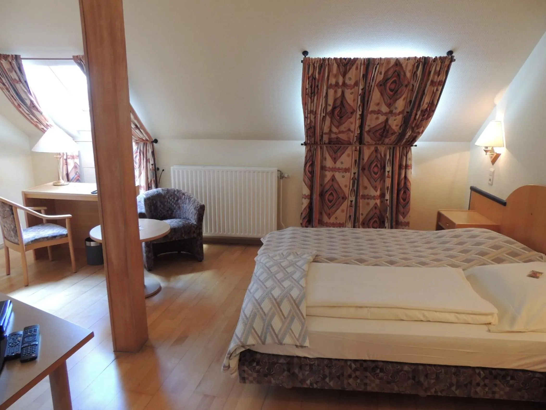 Photo of the whole room, Bed in Hotel-Restaurant Zum Onkel Jonathan