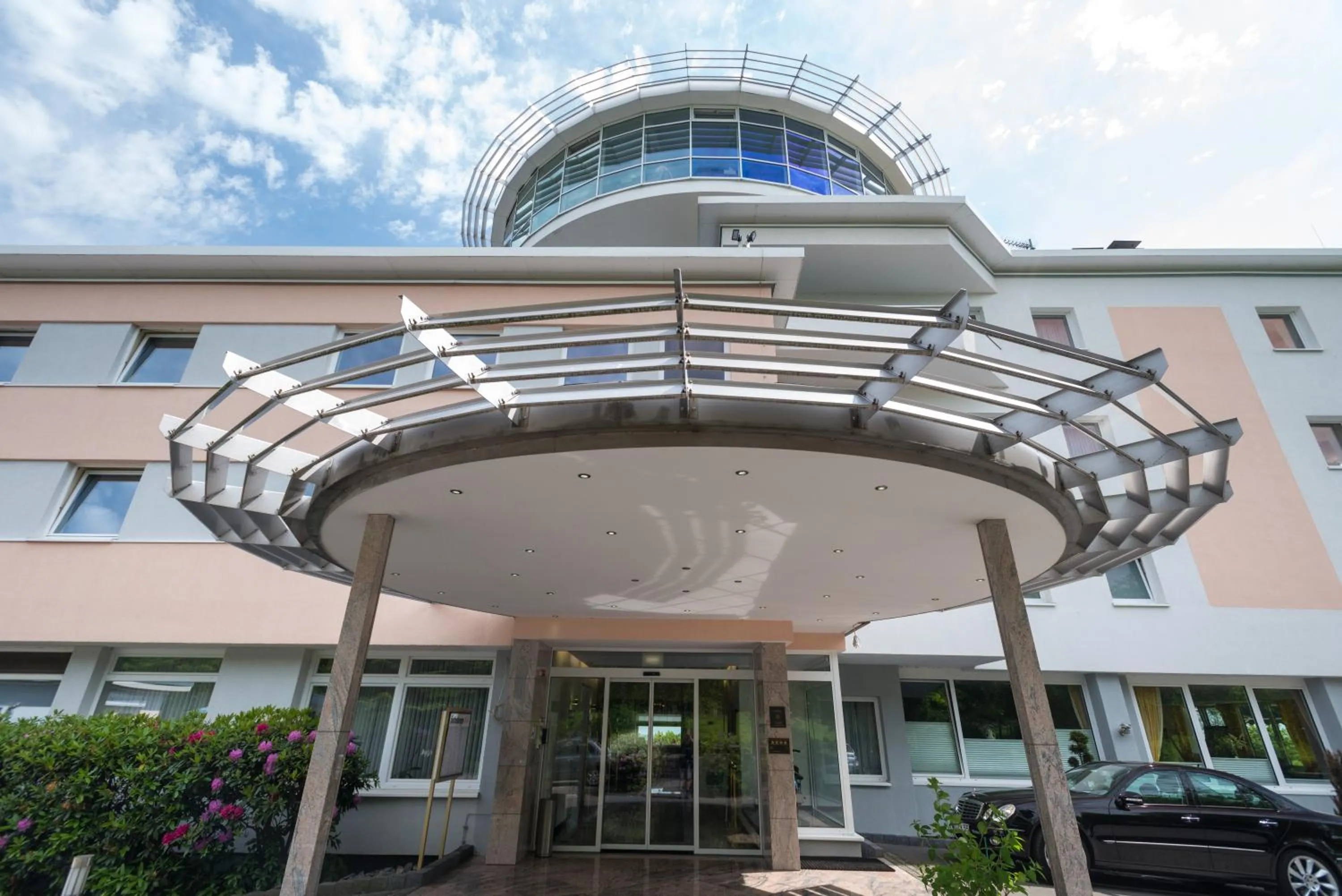 Facade/entrance in Wildpark Hotel