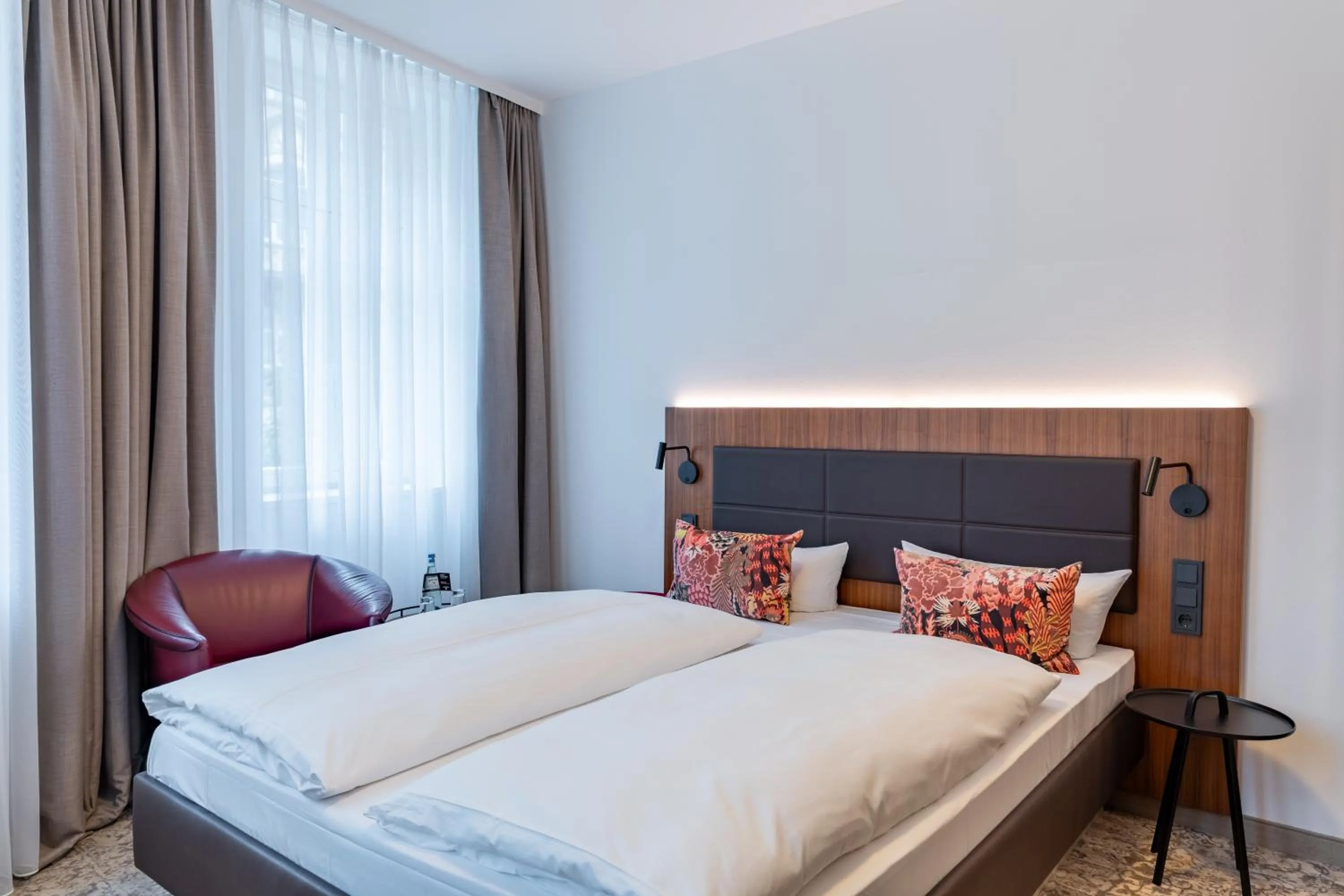 Photo of the whole room, Bed in Hotel Alma Am Anger