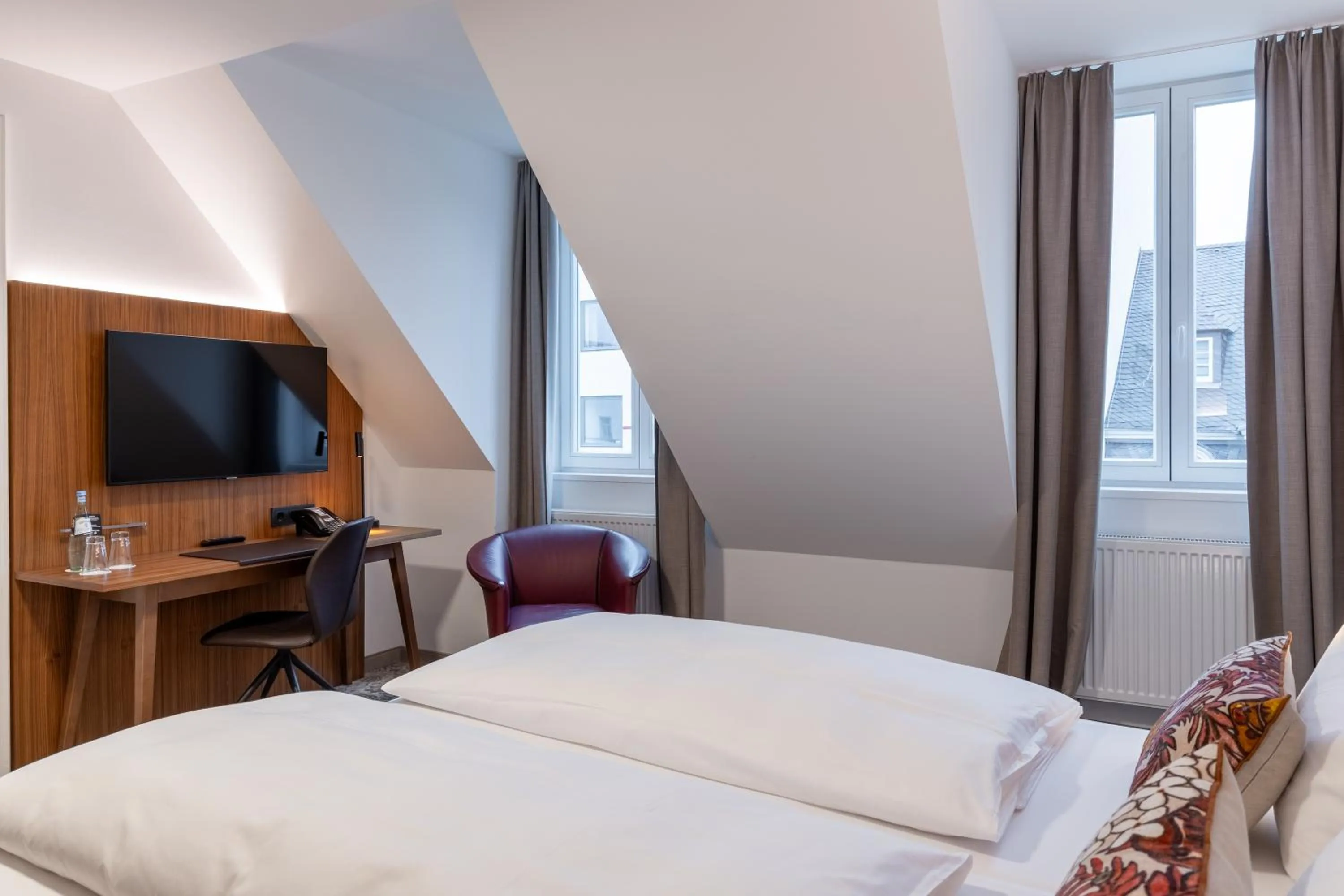 Bedroom, Bed in Hotel Alma Am Anger